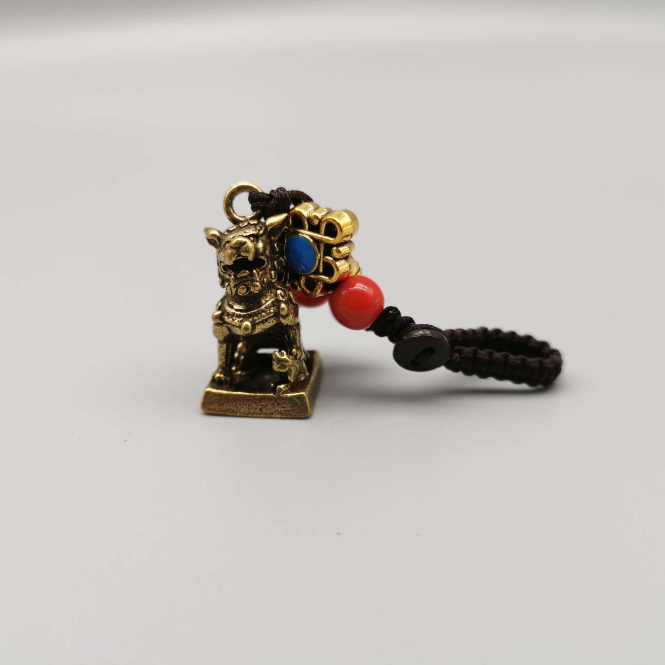 Copper keychain, copper monkey axe, God of Wealth, antelope, elephant, qilin, sika deer, coiled dragon God, Buddha's hand undefined