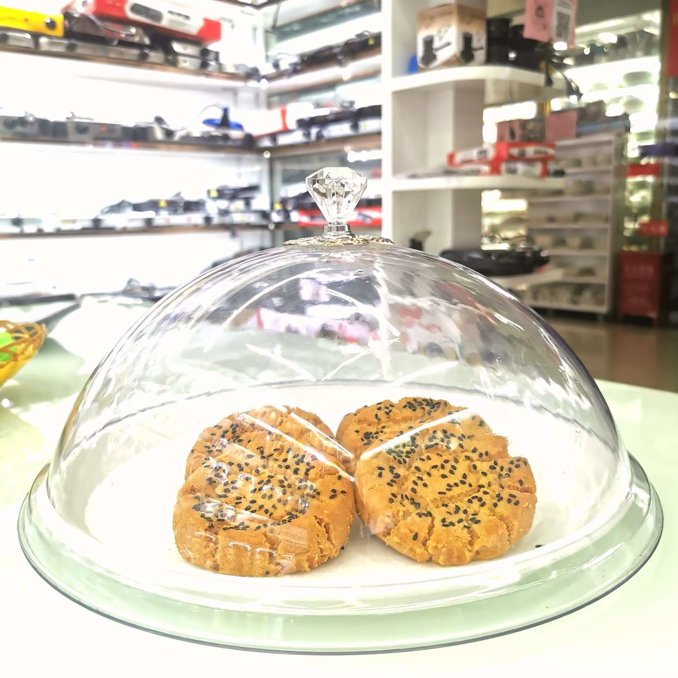 14Inch Oval Transparent Lid for Dessert Plate lid Serving Application Scenario