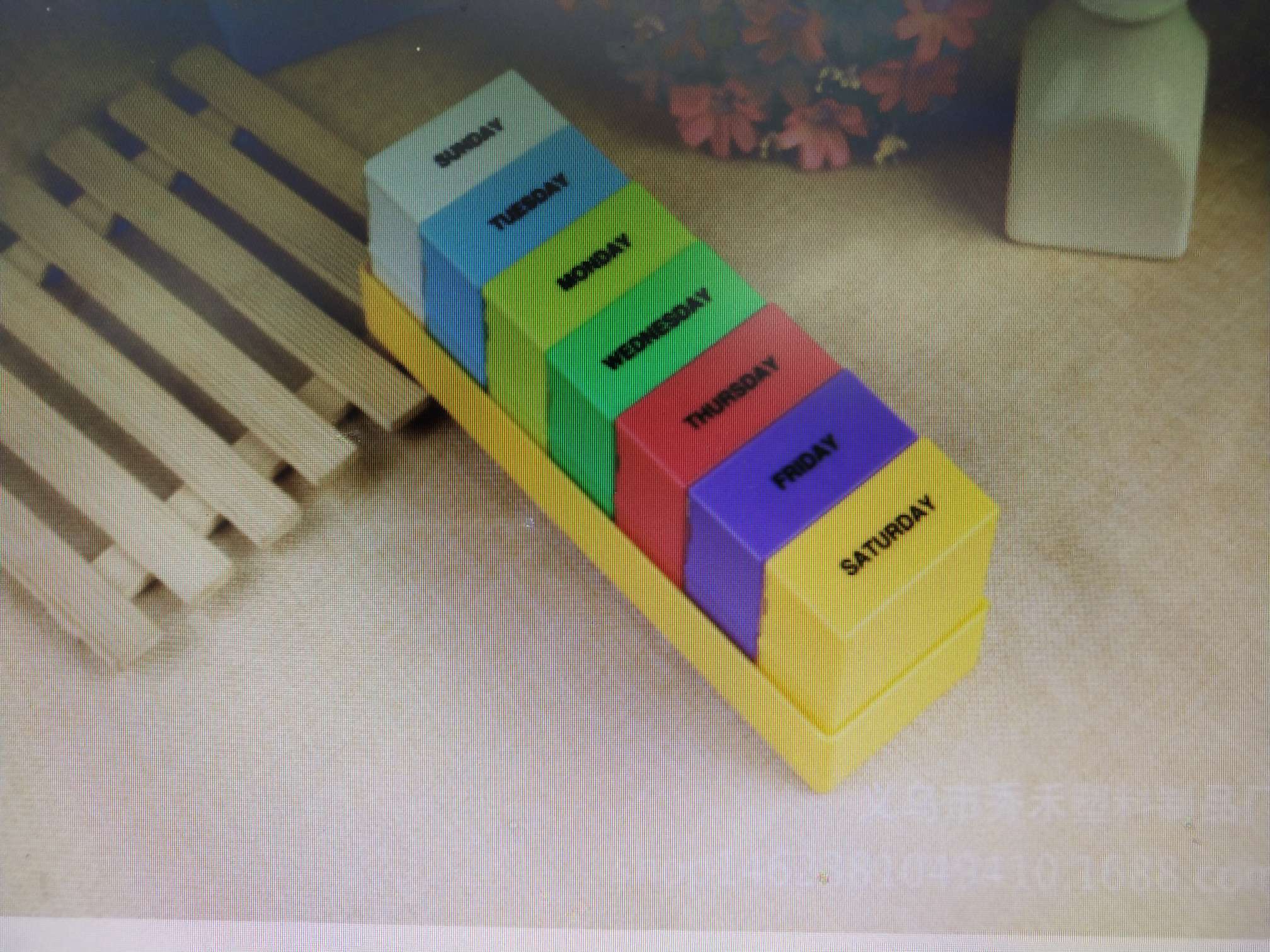 7 days a week to carry medicine boxes travel medicine boxes separate storage boxes storage boxes small boxes wholesale