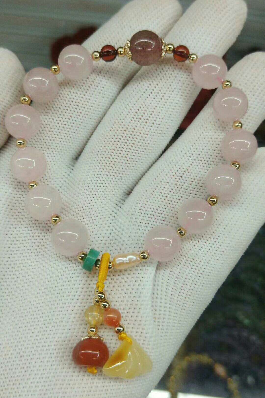 حصان الكريستال الطبيعي ذو سلسلة من السيدات