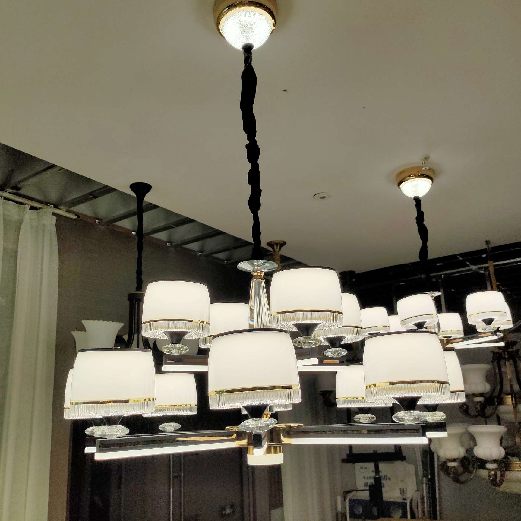 مصابيح صالون التجميل في غرف النوم البلورية الفخمة الأوروبية Specification image