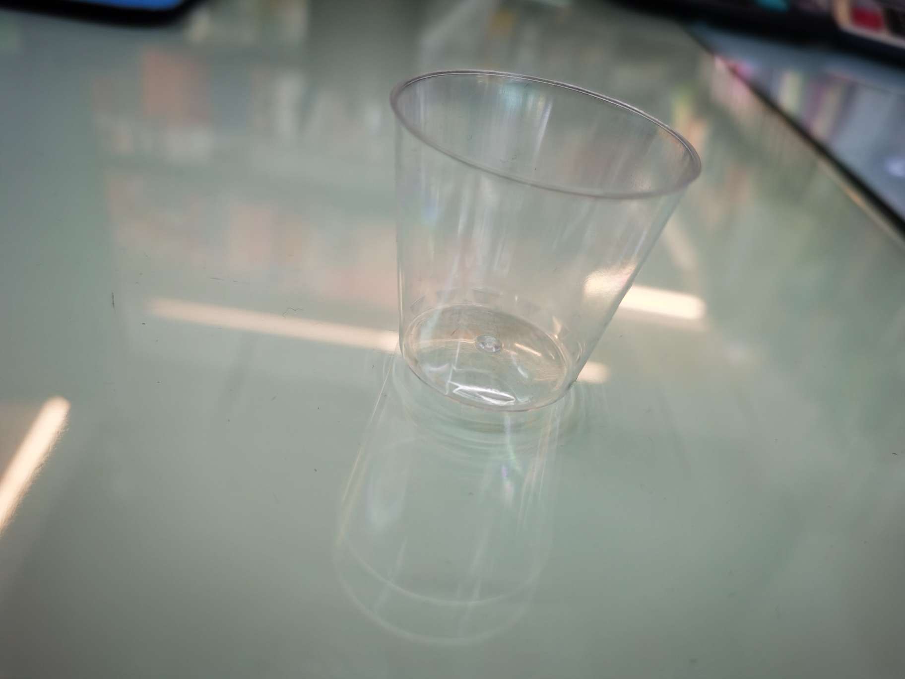1 An transparent cup thumbnail