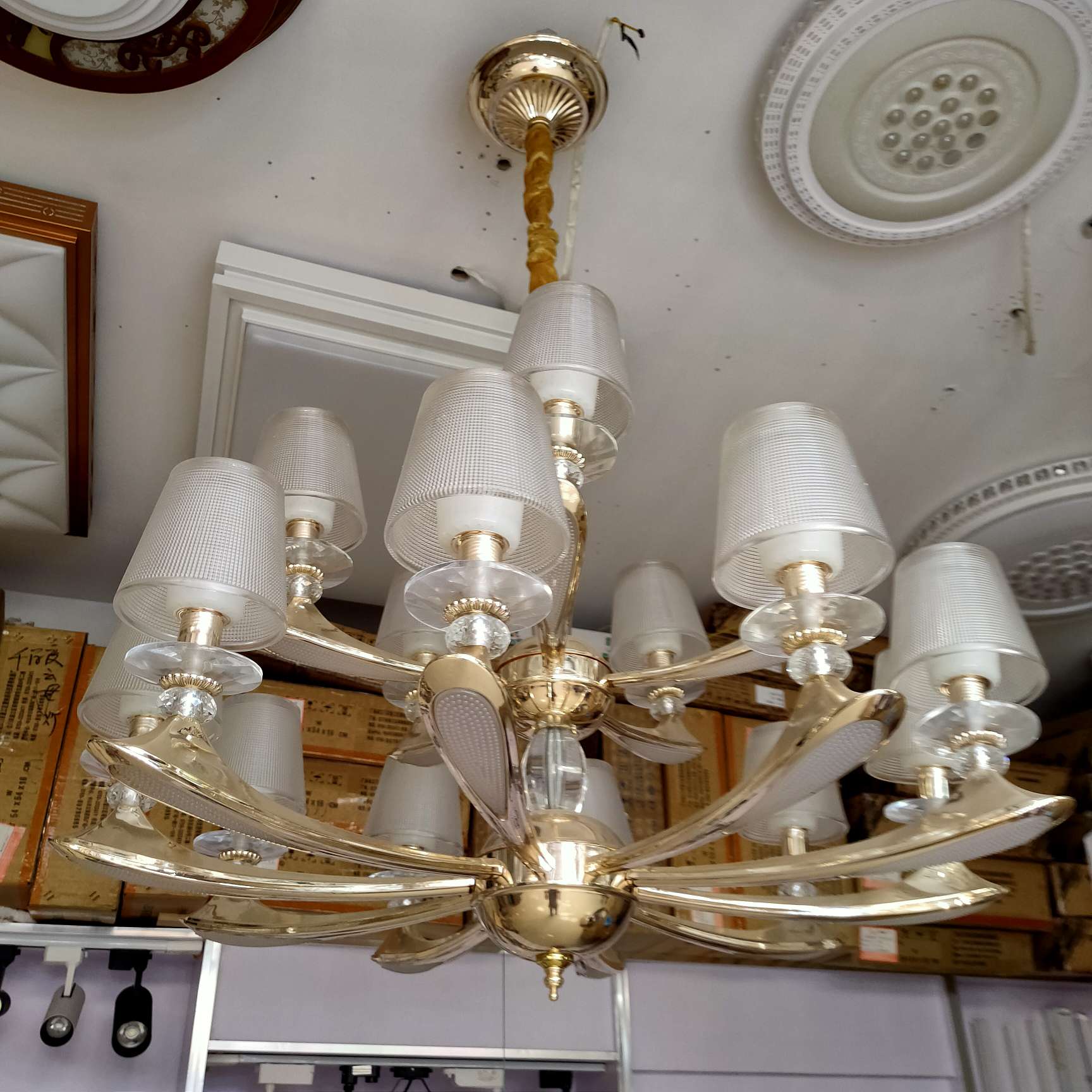 Nordic living room grand chandelier, simple and modern dining room lamp, grand and light luxury three-bedroom and two-living-room lighting package combination, bedroom lamp chandelier details Picture