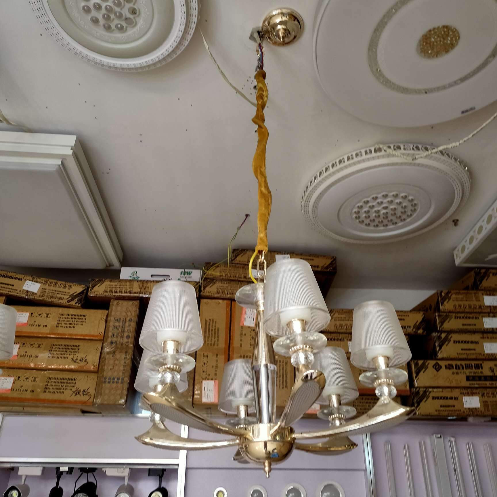 Nordic living room chandelier, simple and modern, dining room lamp, grand and light luxury, grand three-bedroom and two-living-room lighting package combination, bedroom lamp chandelier Application Scenario