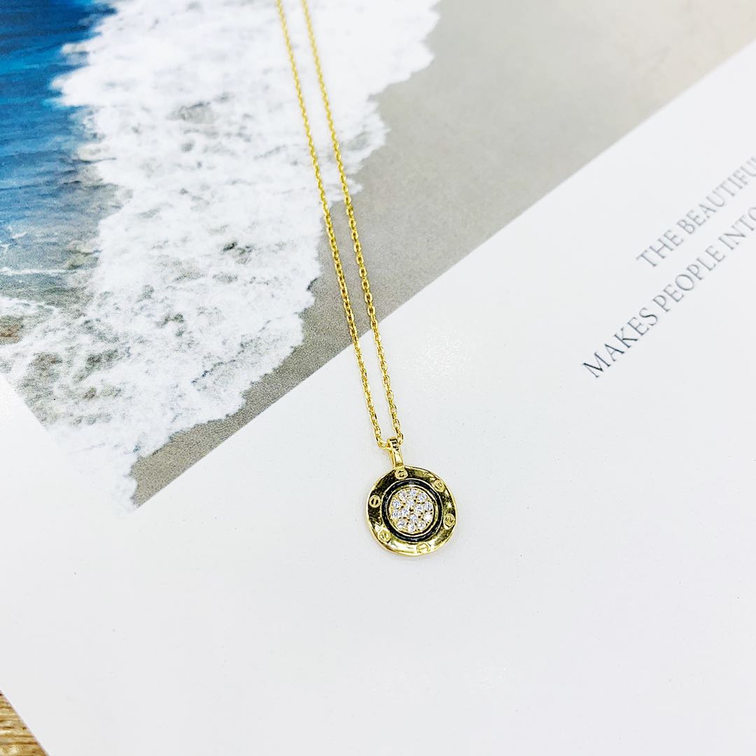The s925 silver-plated real gold ring necklace with slightly studded diamonds is not allergenic undefined
