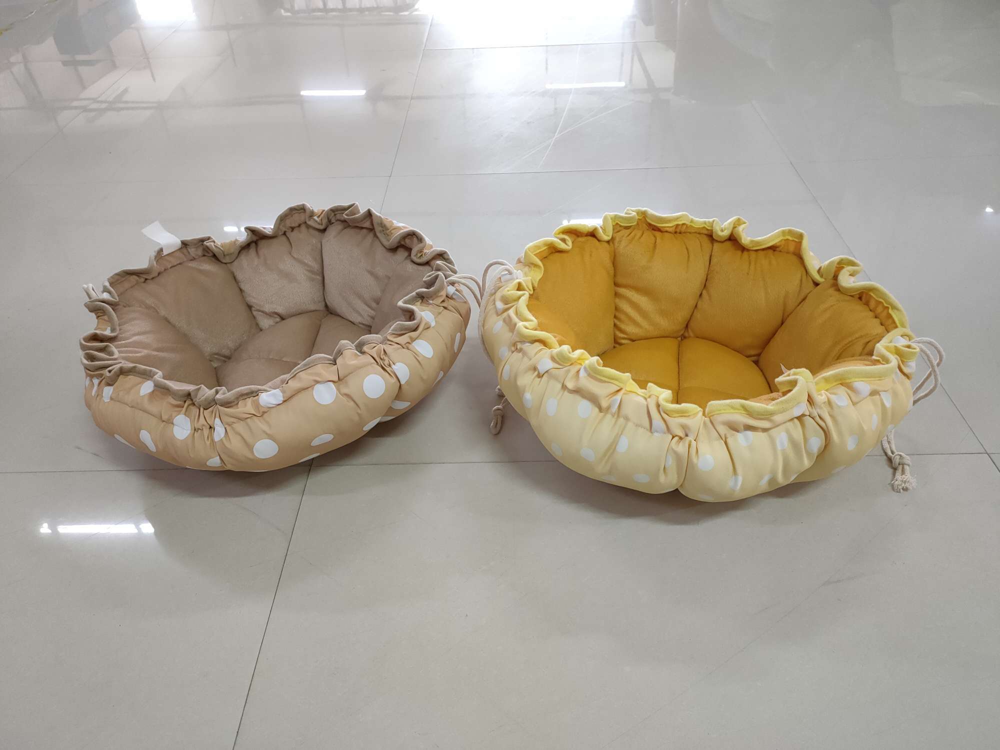 New cat and dog beds, suitable for all four seasons, dog teddy, Corgi, VIP, cat bed pads, flower bud type pet products factory direct sales undefined