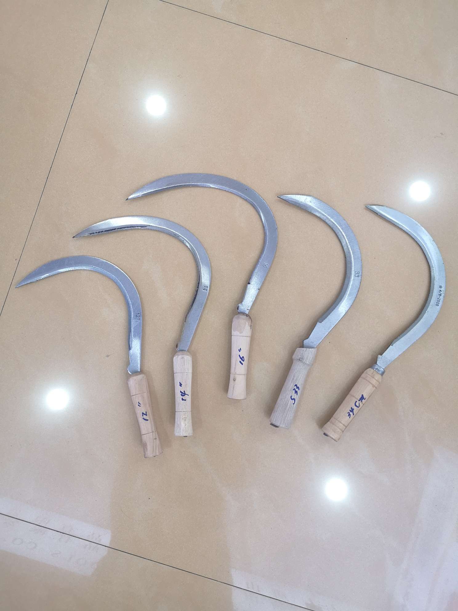 飞鹤牌锯齿镰刀,刀片热处理,锯齿工艺保护劳动者