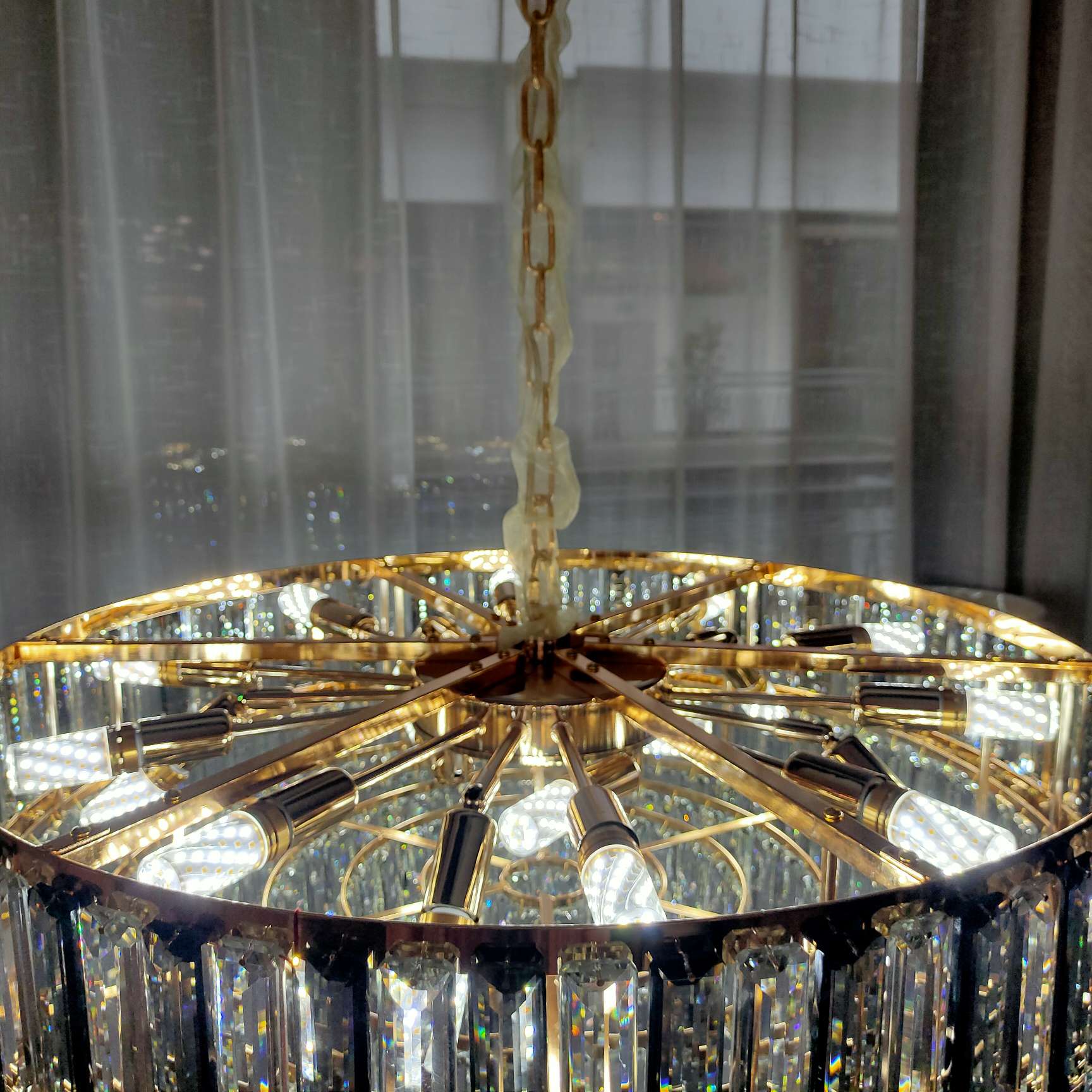 European-style luxurious crystal chandeliers for living rooms, bedrooms, dining rooms, beauty salons, and creative hotels Application Scenario