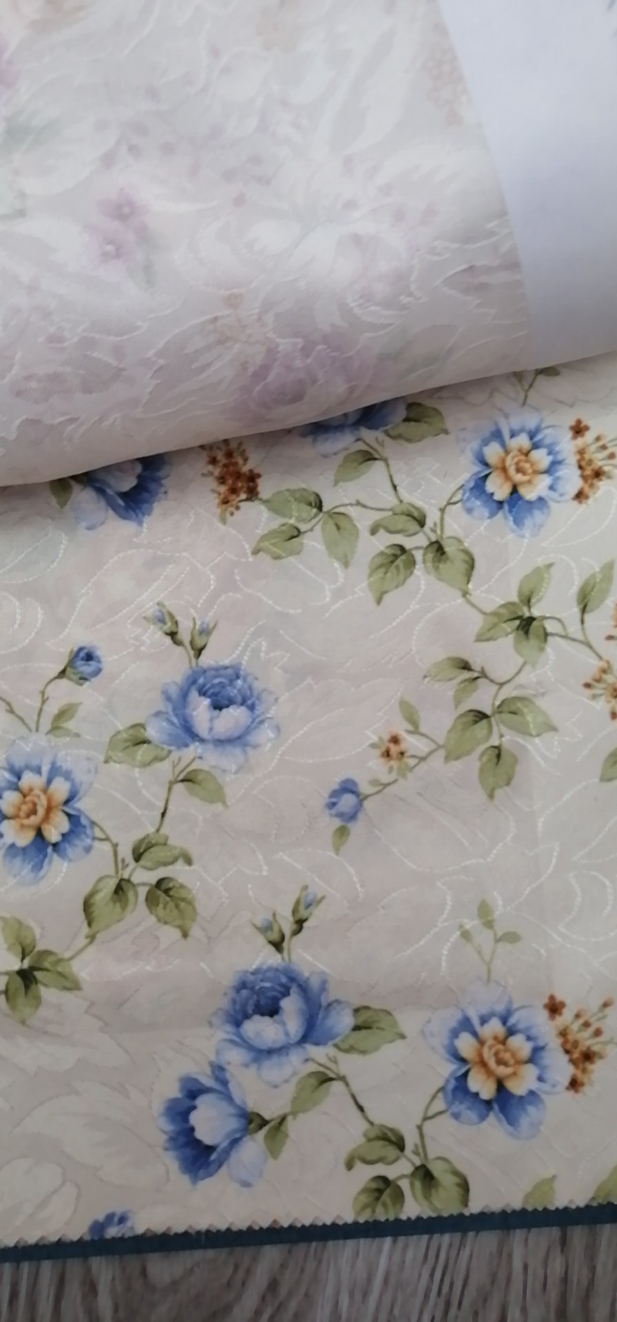 Small floral jacquard tablecloth in rural style thumbnail