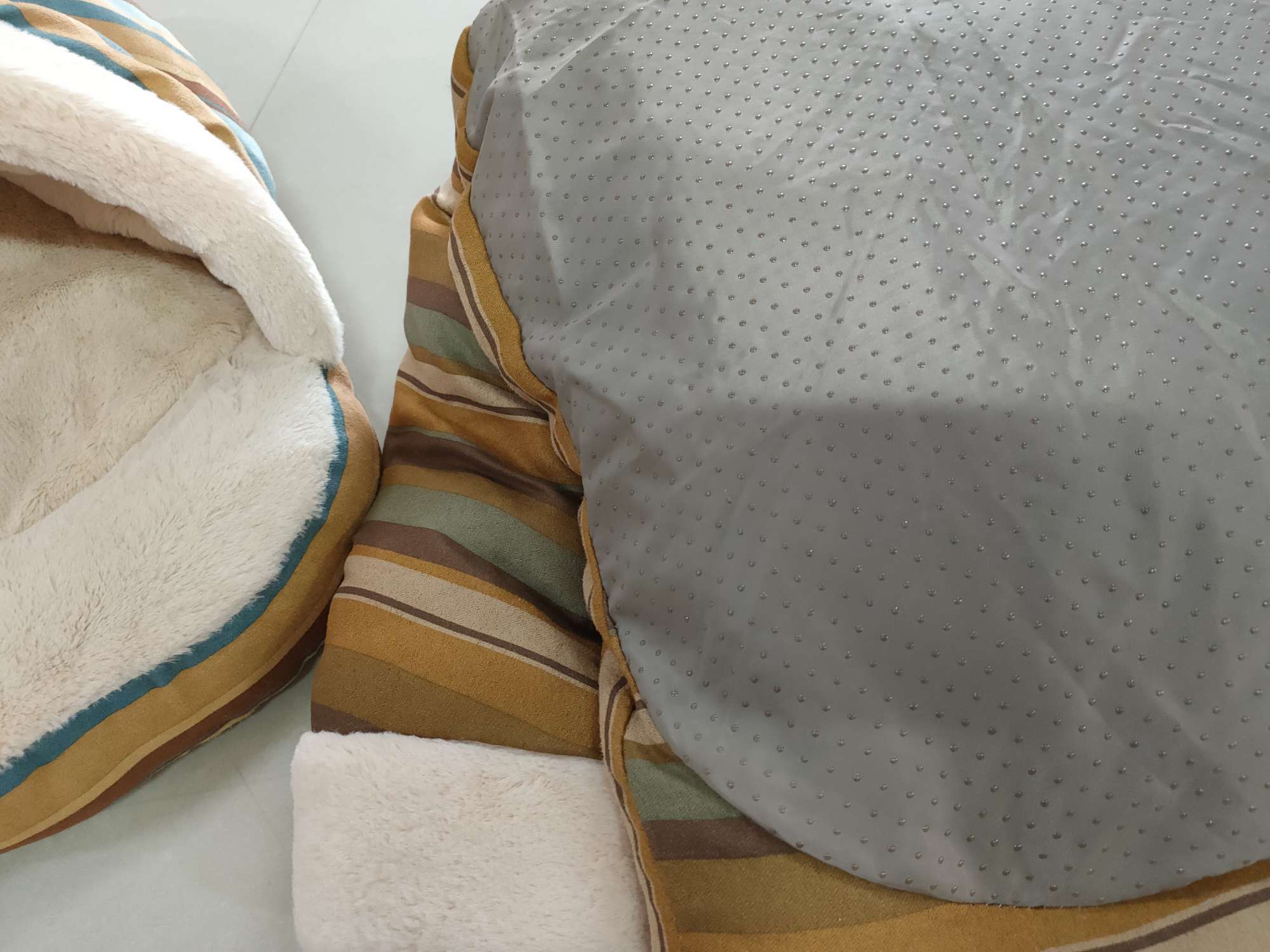 New type of slipper bed, small teddy Corgi pet bed, comfortable and warm pet mattress for cats and pets, factory direct sales undefined