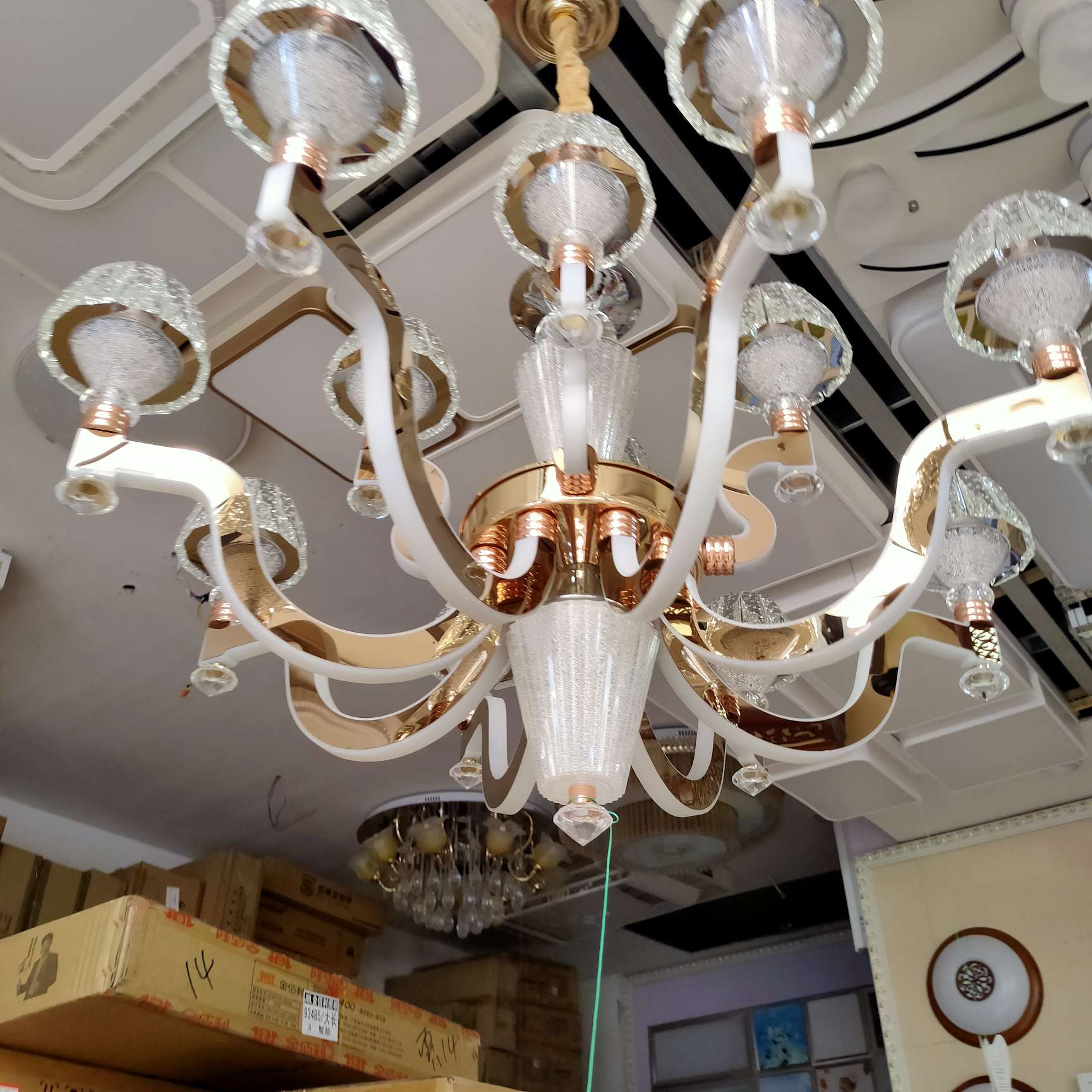 The Nordic living room chandelier is grand, simple and modern. The dining room lamp is grand, light and luxurious. The three-bedroom and two-living-room lighting package combination bedroom lamp Specification image