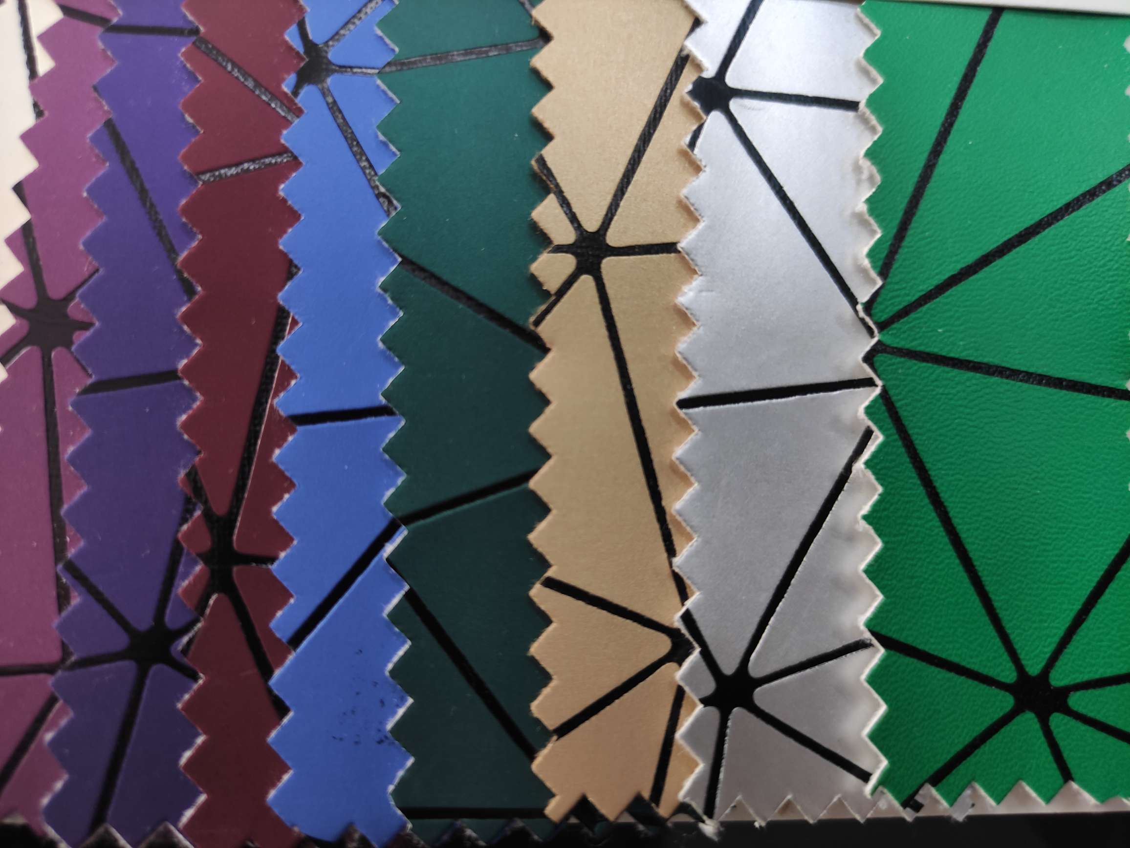 Triangle Network offers a large quantity of high, medium and low-grade leather fabrics in stock, direct sales from the manufacturer, and popular new styles details Picture