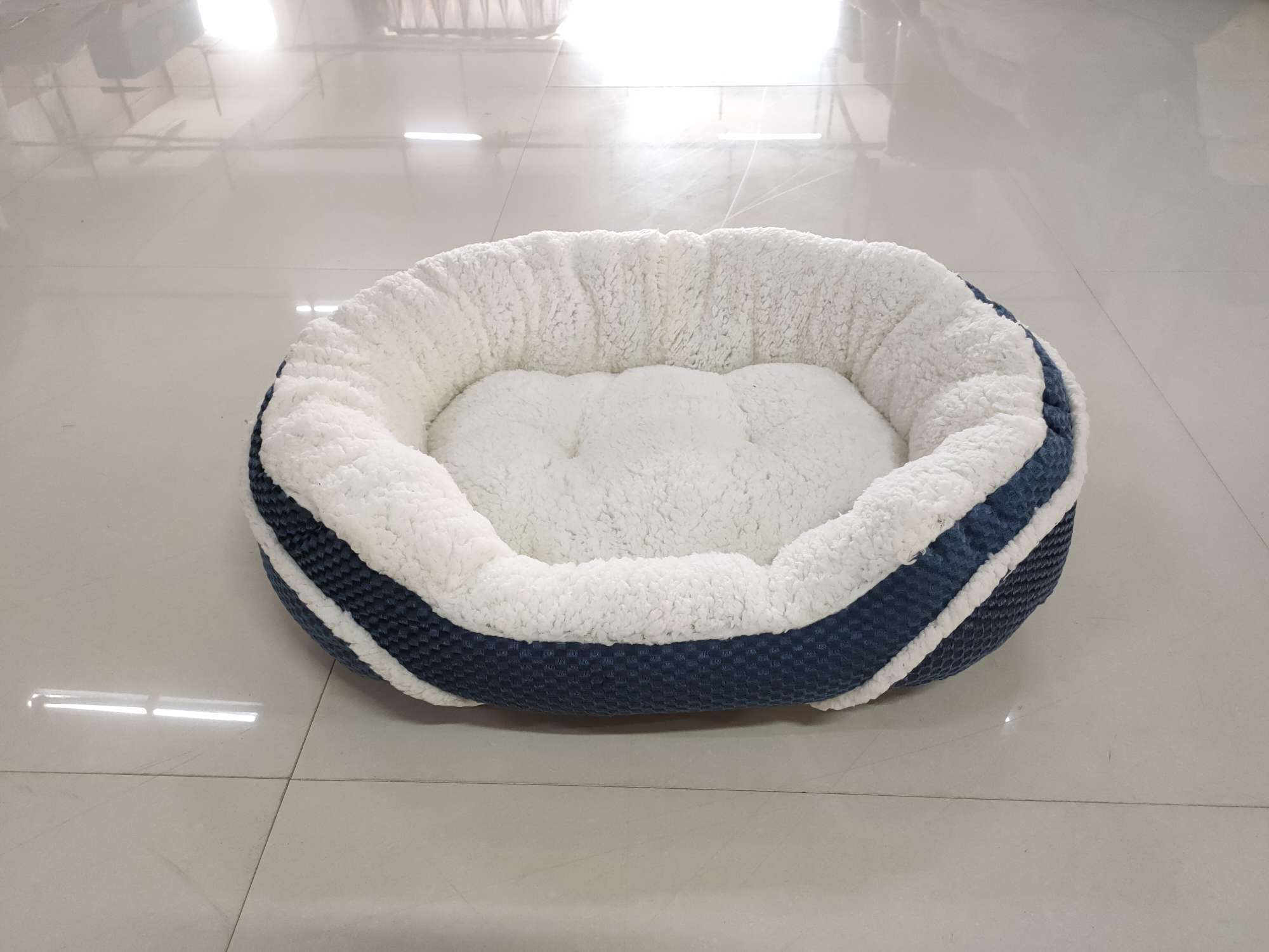 New cat and dog beds, spring and winter Teddy, Corgi, Pomeranian and other small dog and cat beds, warm and comfortable sleeping pet beds, factory direct sales