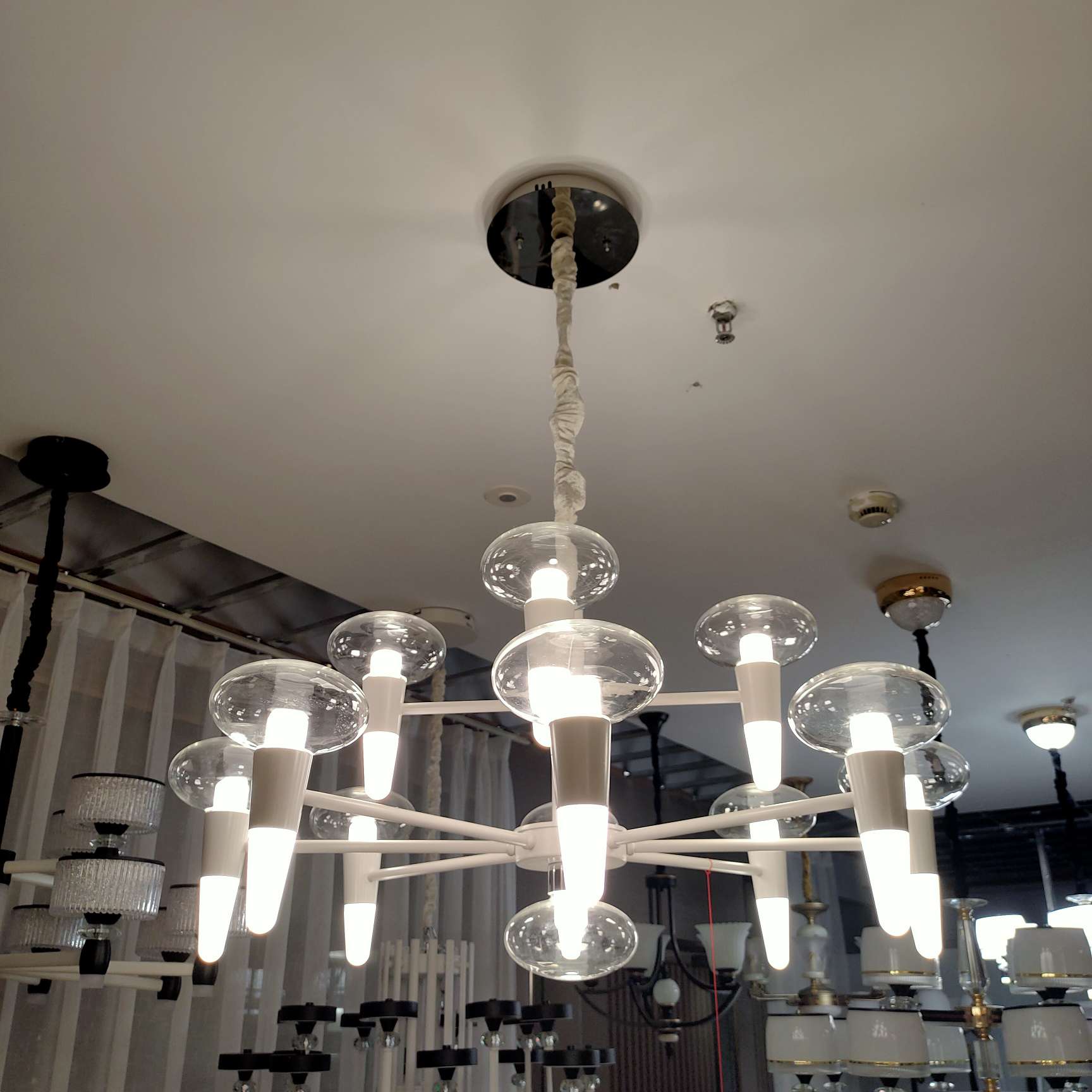 European-style luxurious crystal chandeliers for living rooms, bedrooms, dining rooms, beauty salons, creative hotel crystal chandeliers Item Picture