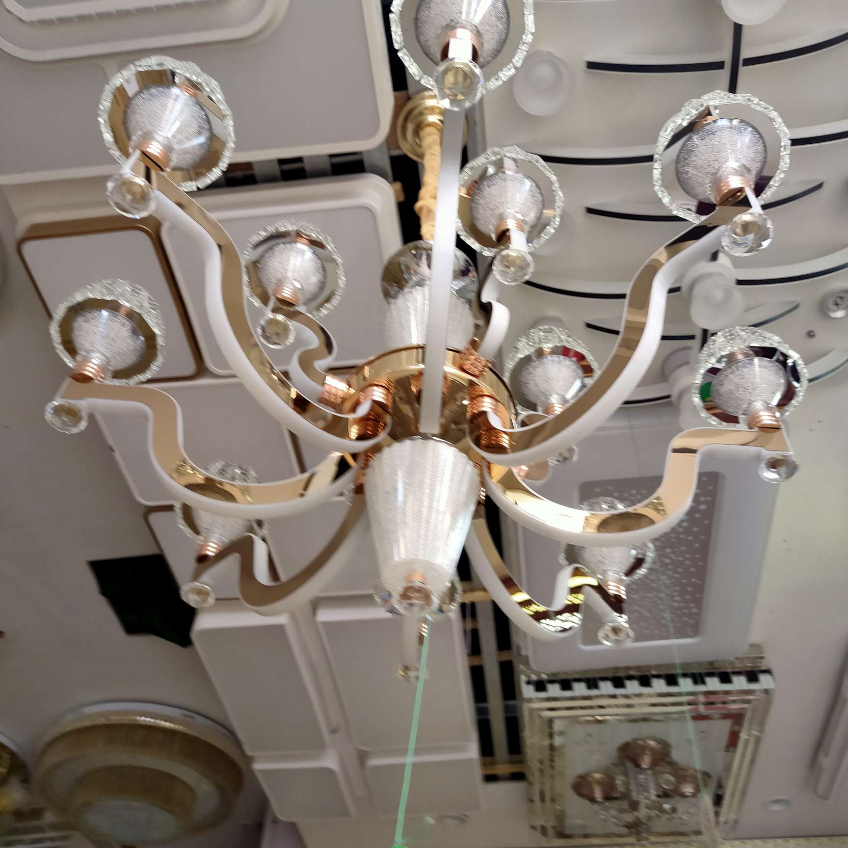 The Nordic living room chandelier is grand, simple and modern. The dining room lamp is grand, light and luxurious. The three-bedroom and two-living-room lighting package combination bedroom lamp Item Picture