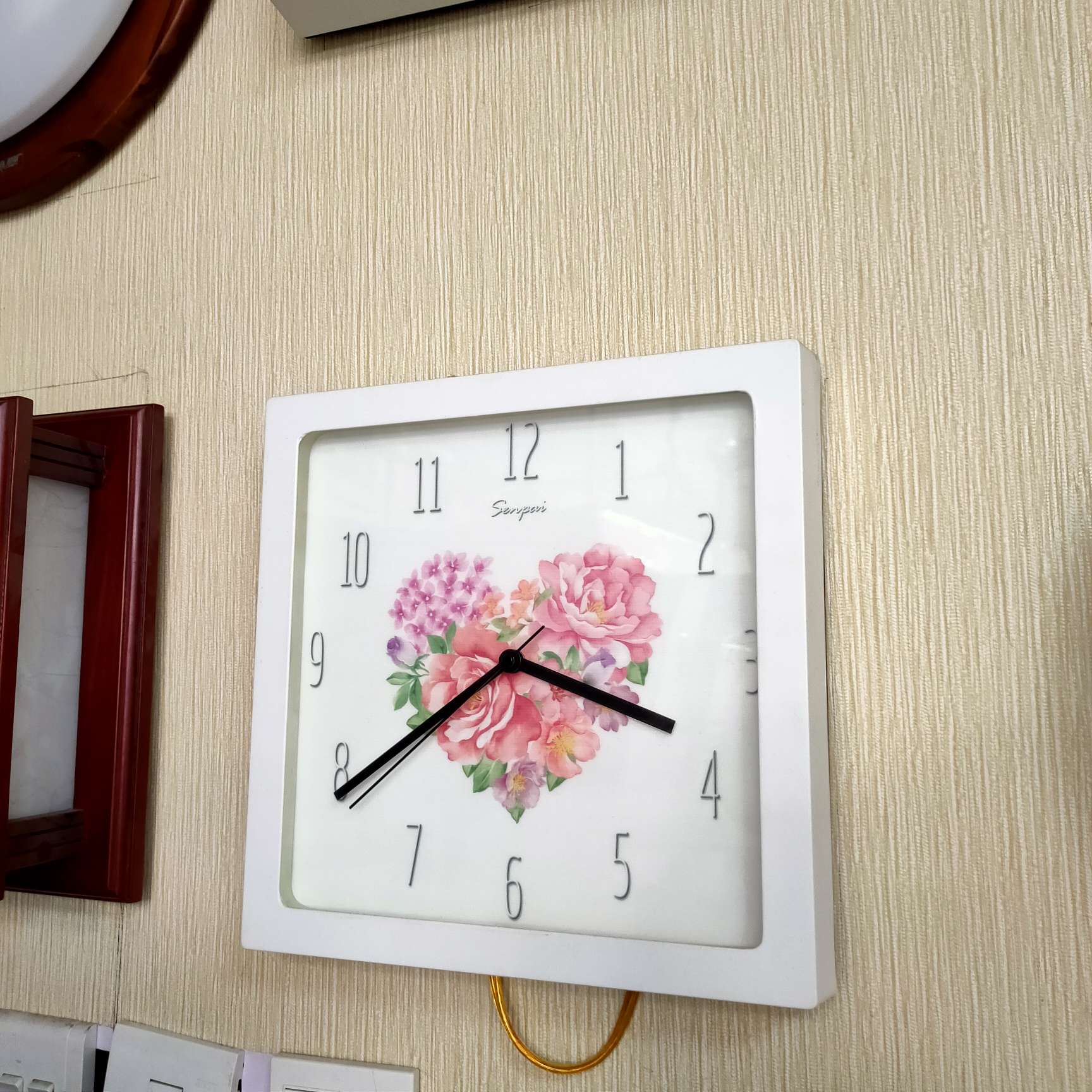 The Nordic-style living room is simple, modern, elegant, light luxury and grand clock details Picture