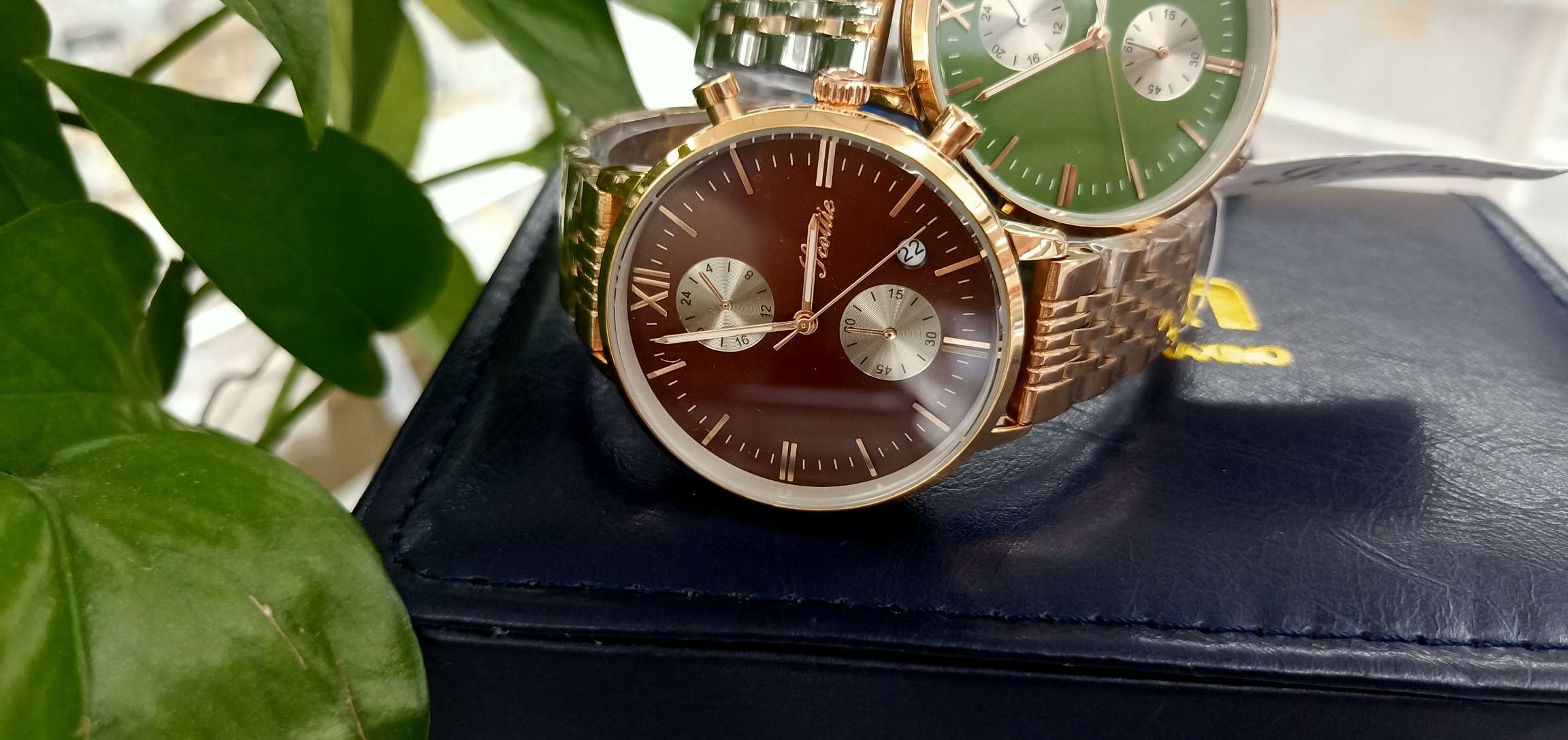 High-end, fashionable and trendy creative chain watch in three colors details Picture