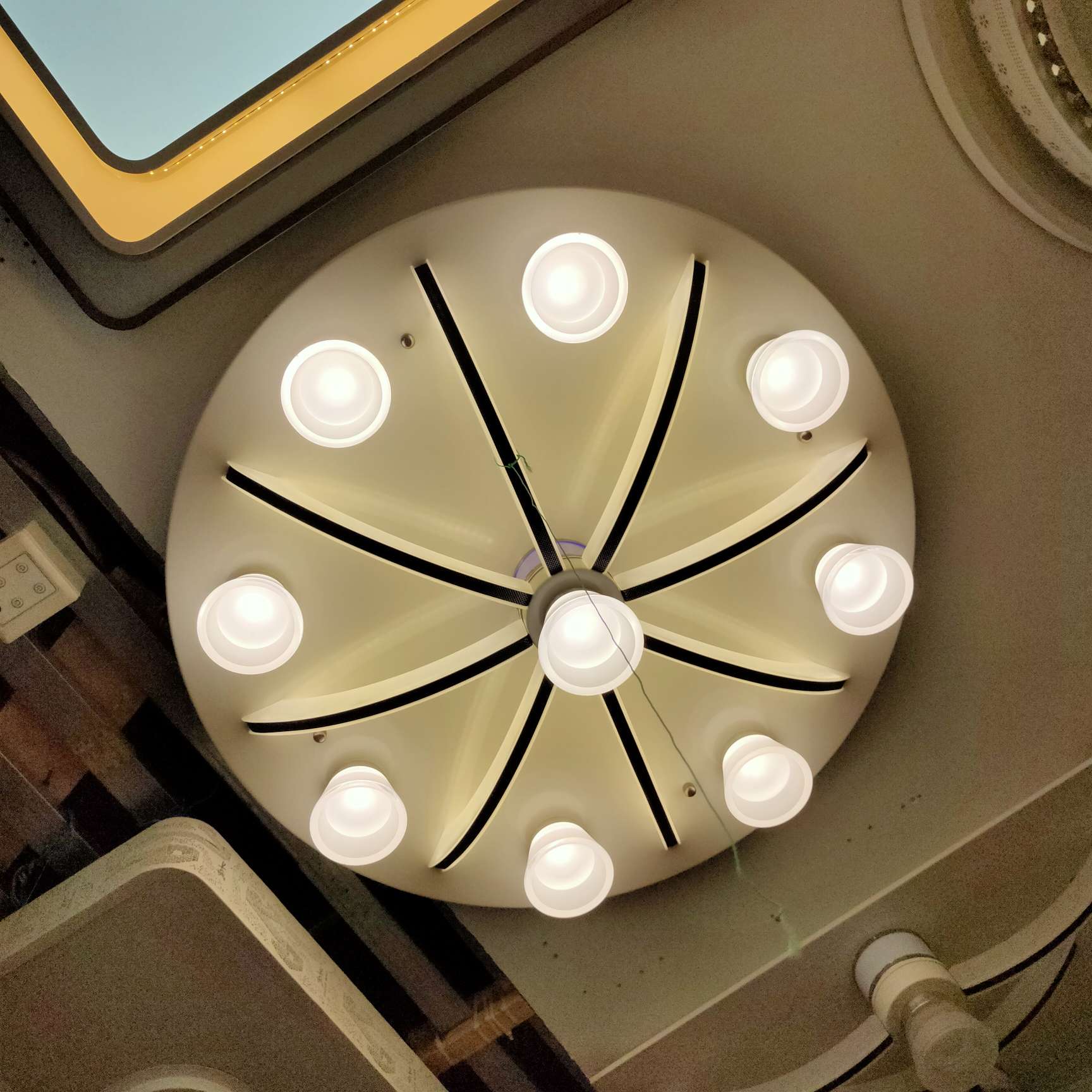 Nórdico sala de estar candelabro simple moderno comedor luz atmosférica lujo lámpara de tres habitaciones de dos habitaciones conjunto conjunto lámpara de dormitorio lámpara de techo undefined
