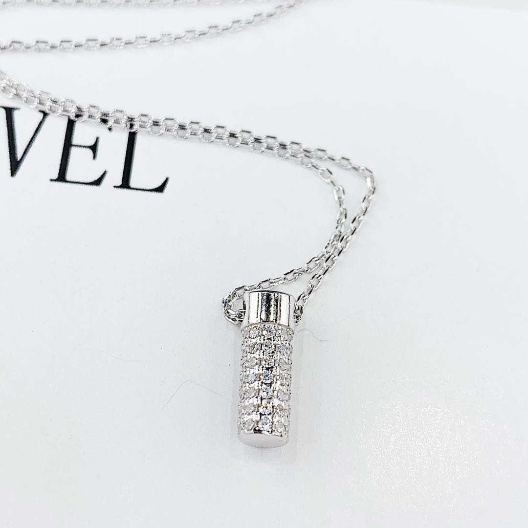 The a925 silver micro-inlaid diamond small water cup necklace does not fade and does not cause allergies