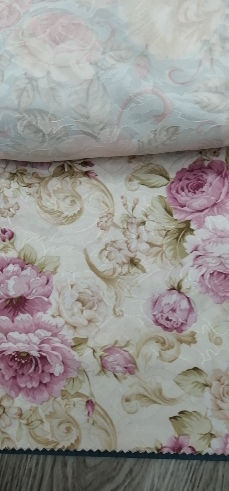 Jacquard tablecloth with small floral print in rural style thumbnail