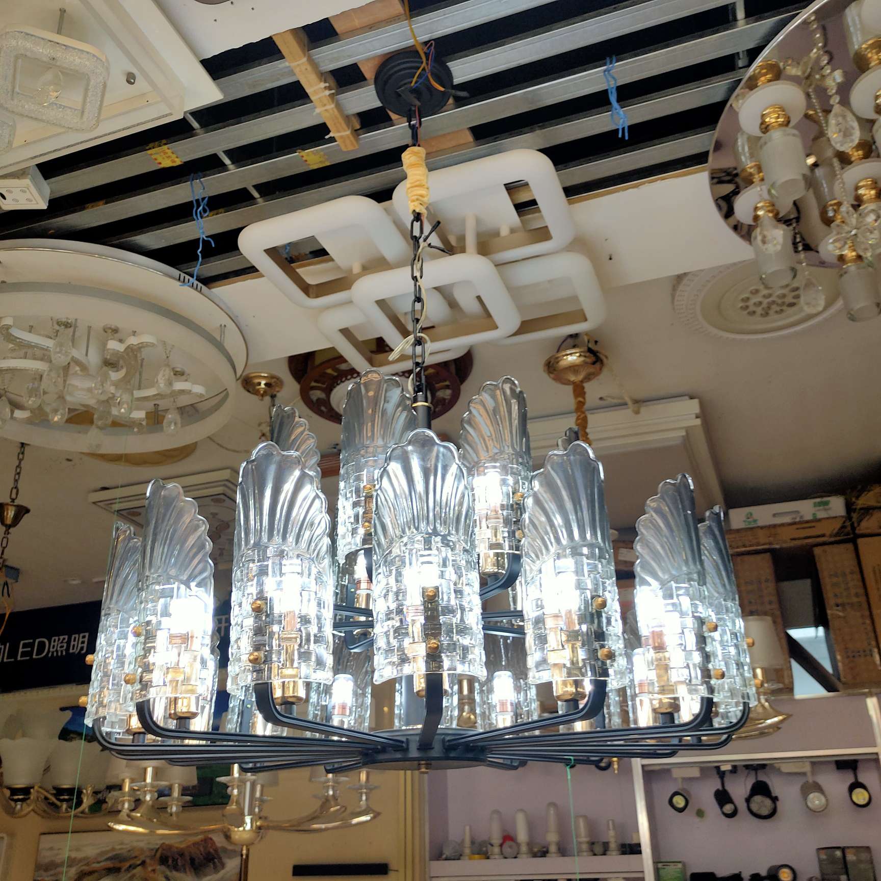 Nordic living room chandelier, simple and modern, dining room lamp, grand and light luxury, three-bedroom and two-living-room lighting package combination, bedroom lamp, crystal chandelier Item Picture
