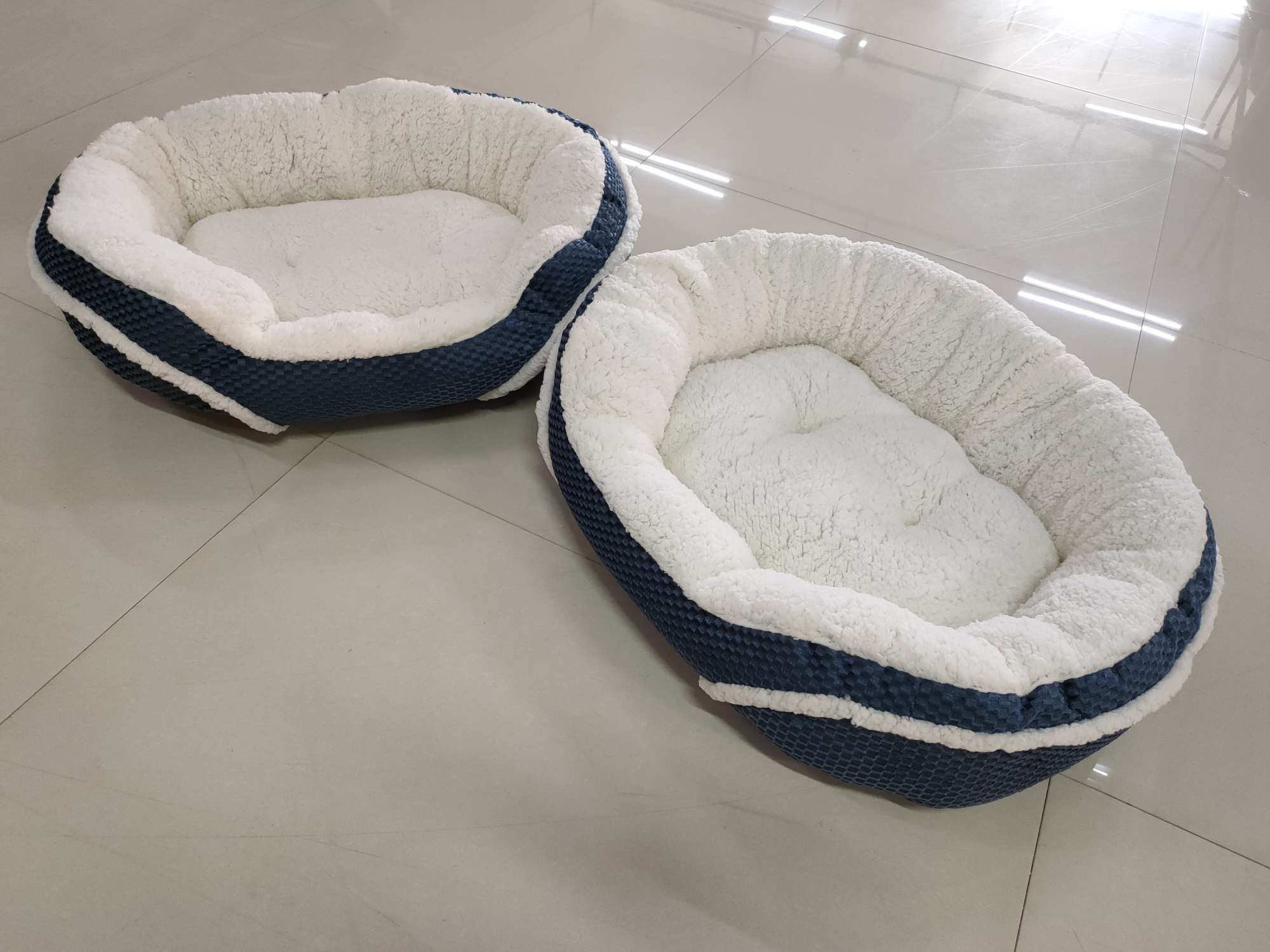 New cat and dog beds, spring and winter Teddy, Corgi, Pomeranian and other small dog and cat beds, warm and comfortable sleeping pet beds, factory direct sales Item Picture