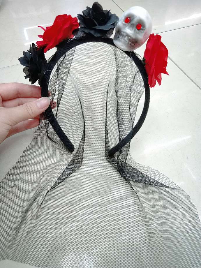 Halloween skull with gauze headband Specification image