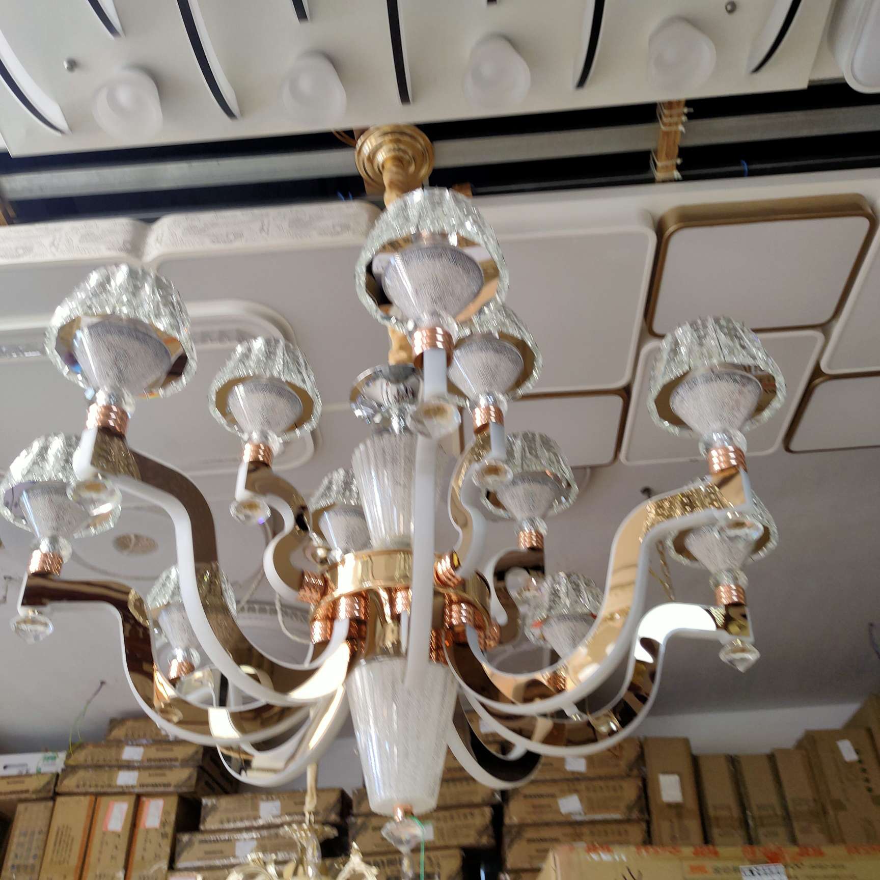 The Nordic living room chandelier is grand, simple and modern. The dining room lamp is grand, light and luxurious. The three-bedroom and two-living-room lighting package combination bedroom lamp undefined