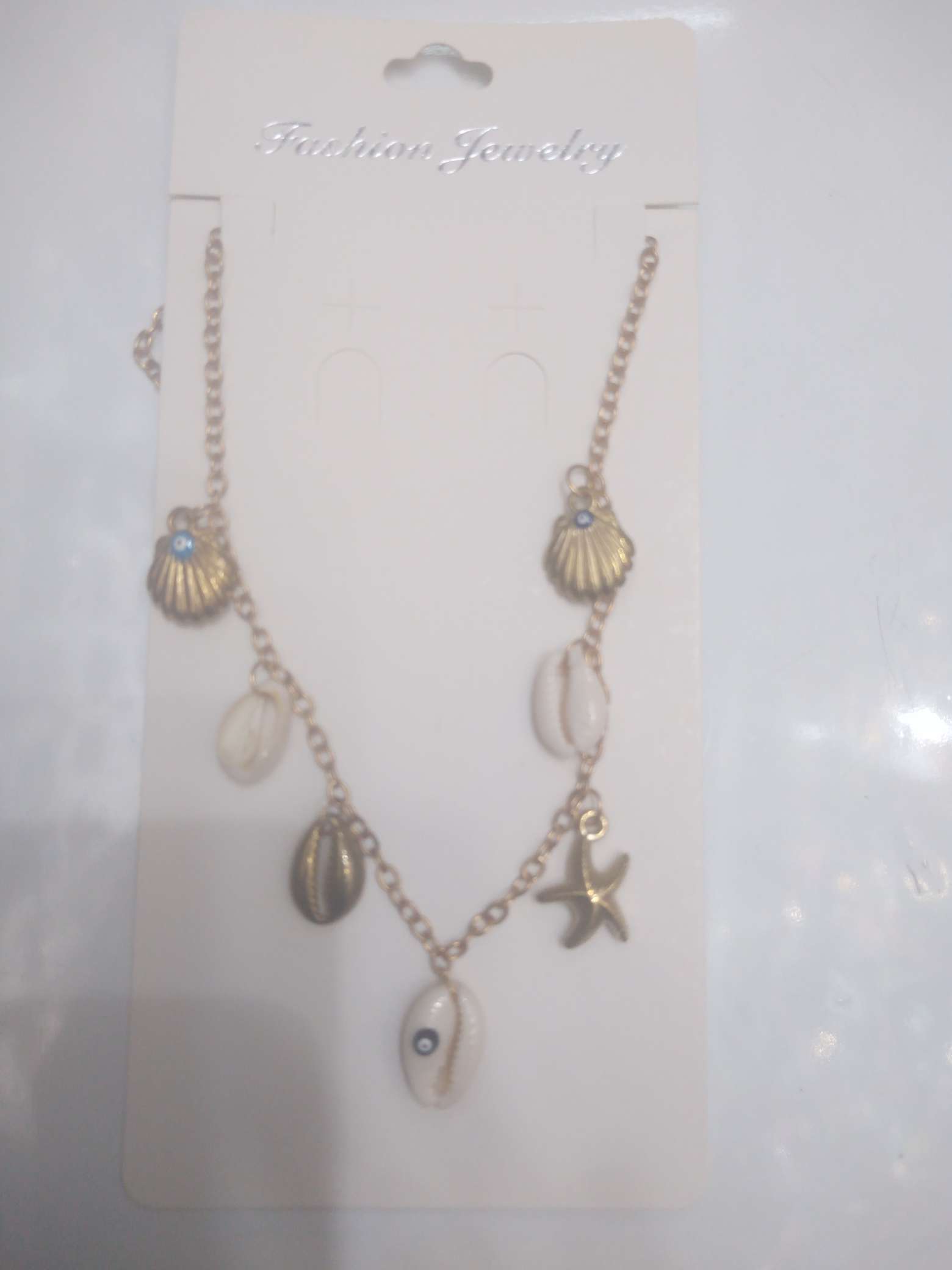 Ocean-style shell necklace details Picture