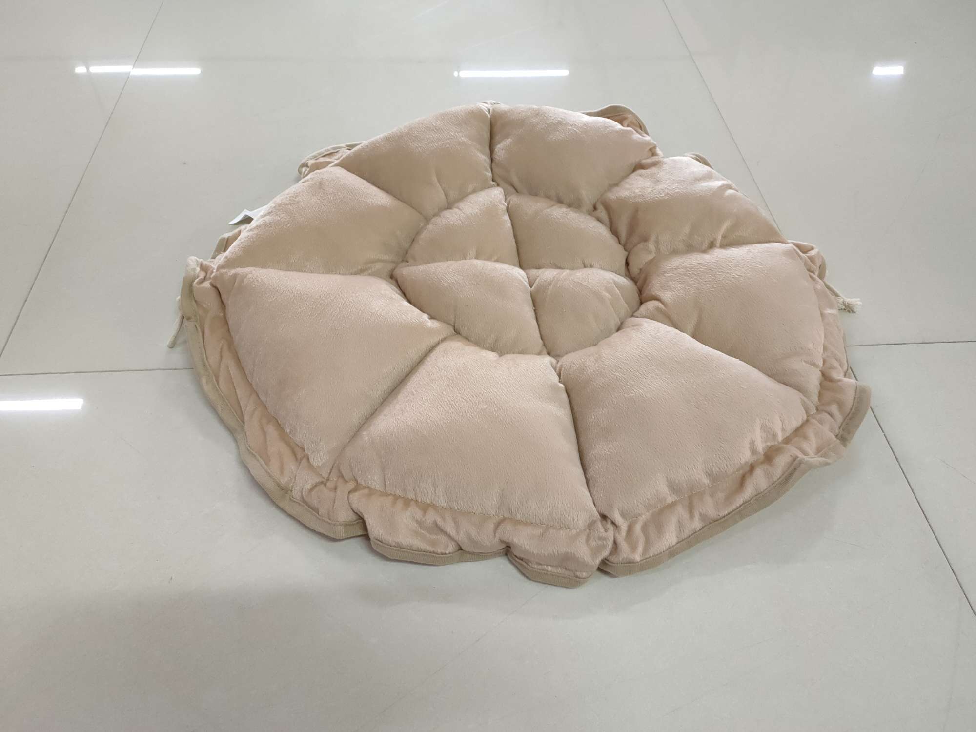 New cat and dog beds, suitable for all four seasons, dog teddy, Corgi, VIP, cat bed pads, flower bud type pet products factory direct sales