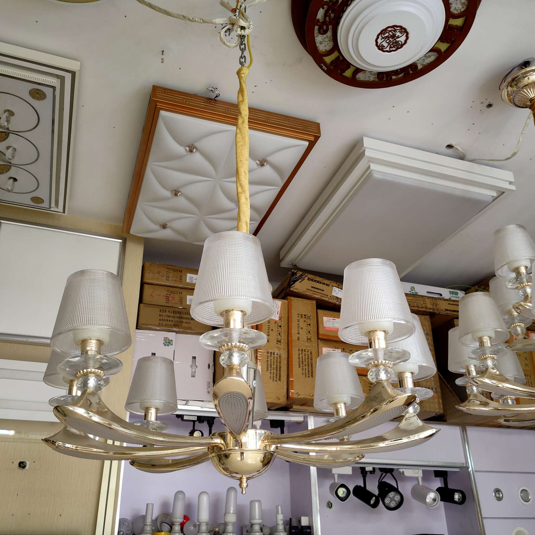 Nordic living room grand chandelier, simple and modern dining room lamp, grand and light luxury three-bedroom and two-living-room lighting package combination, grand bedroom lamp chandelier details Picture