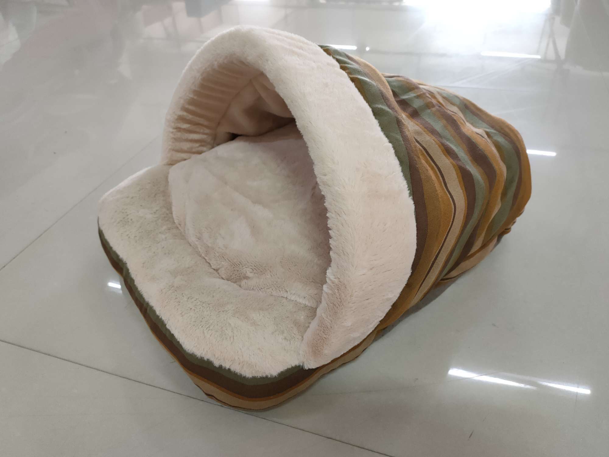 New type of slipper bed, small teddy Corgi pet bed, comfortable and warm pet mattress for cats and pets, factory direct sales