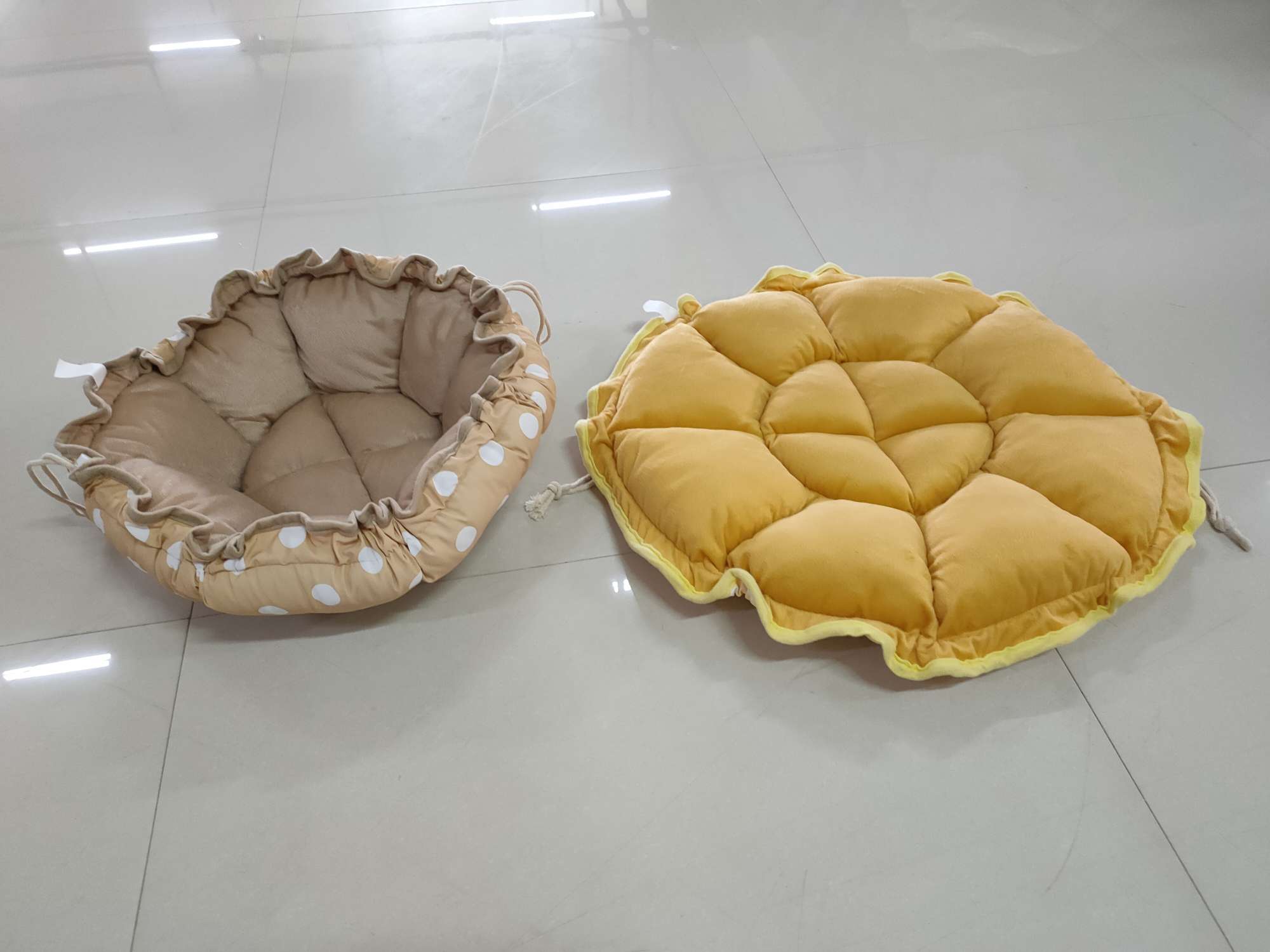 New cat and dog beds, suitable for all four seasons, dog teddy, Corgi, VIP, cat bed pads, flower bud type pet products factory direct sales Item Picture