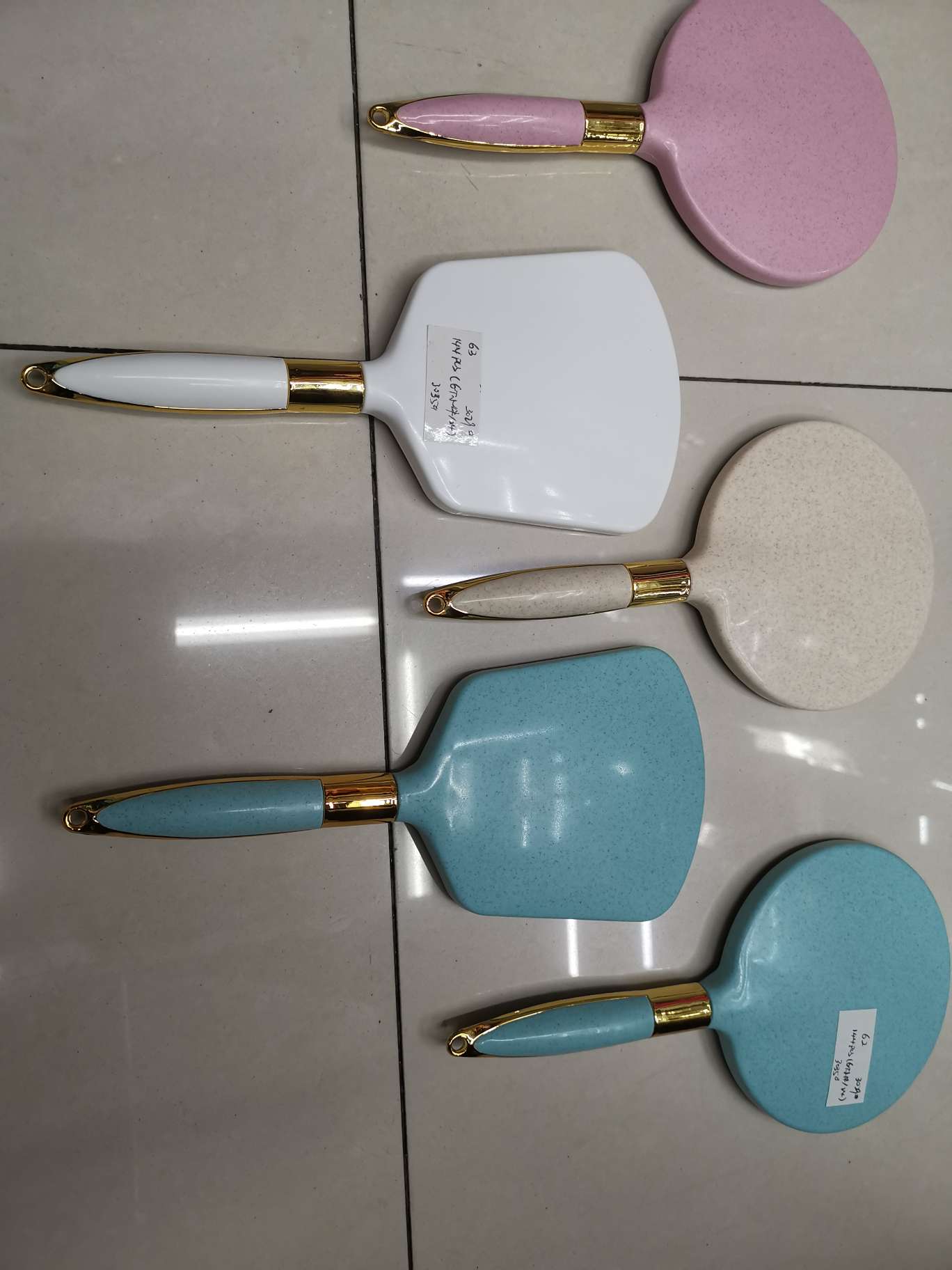 手柄镜白底实物图