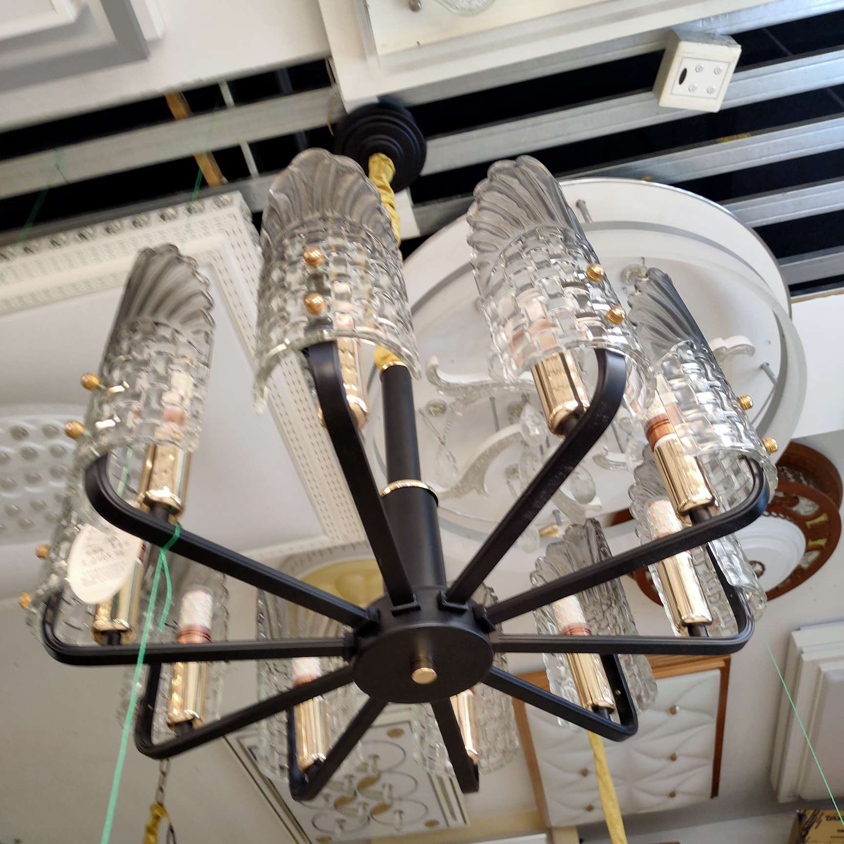 The Nordic living room chandelier is grand, simple and modern. The dining room lamp is grand, light and luxurious. The three-bedroom and two-living-room lighting package combination. The bedroom lamp is grand Application Scenario