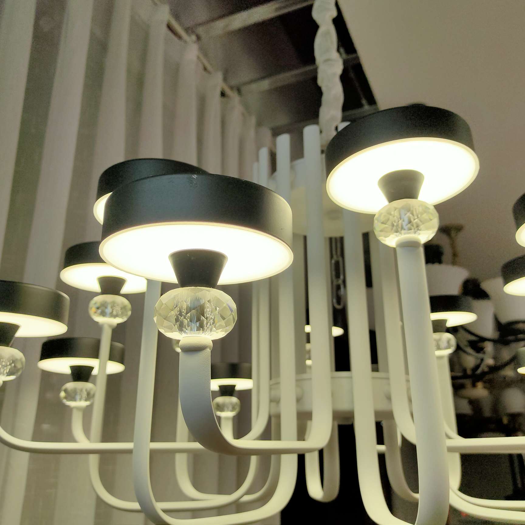 European-style luxurious crystal chandeliers for living rooms, bedrooms, dining rooms, beauty salons, and creative hotels details Picture