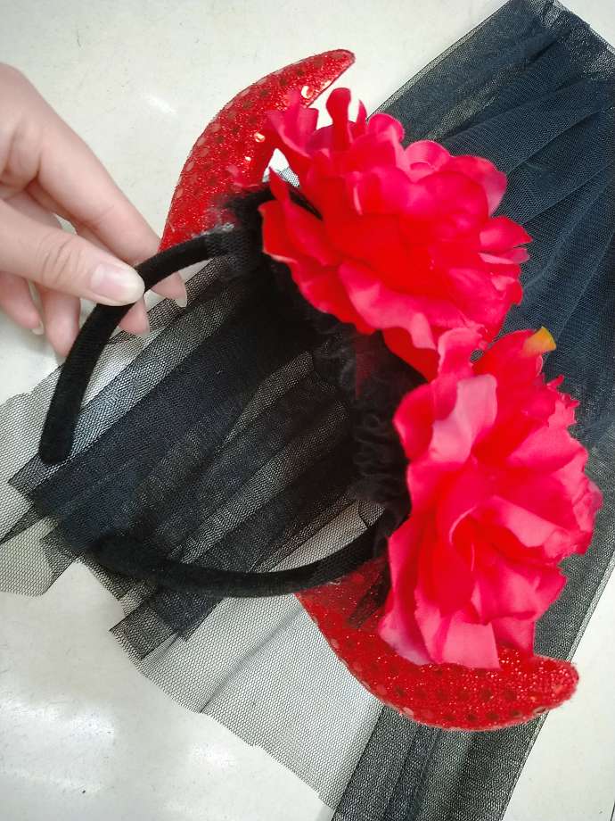 Halloween ox horn flower head pendant Specification image