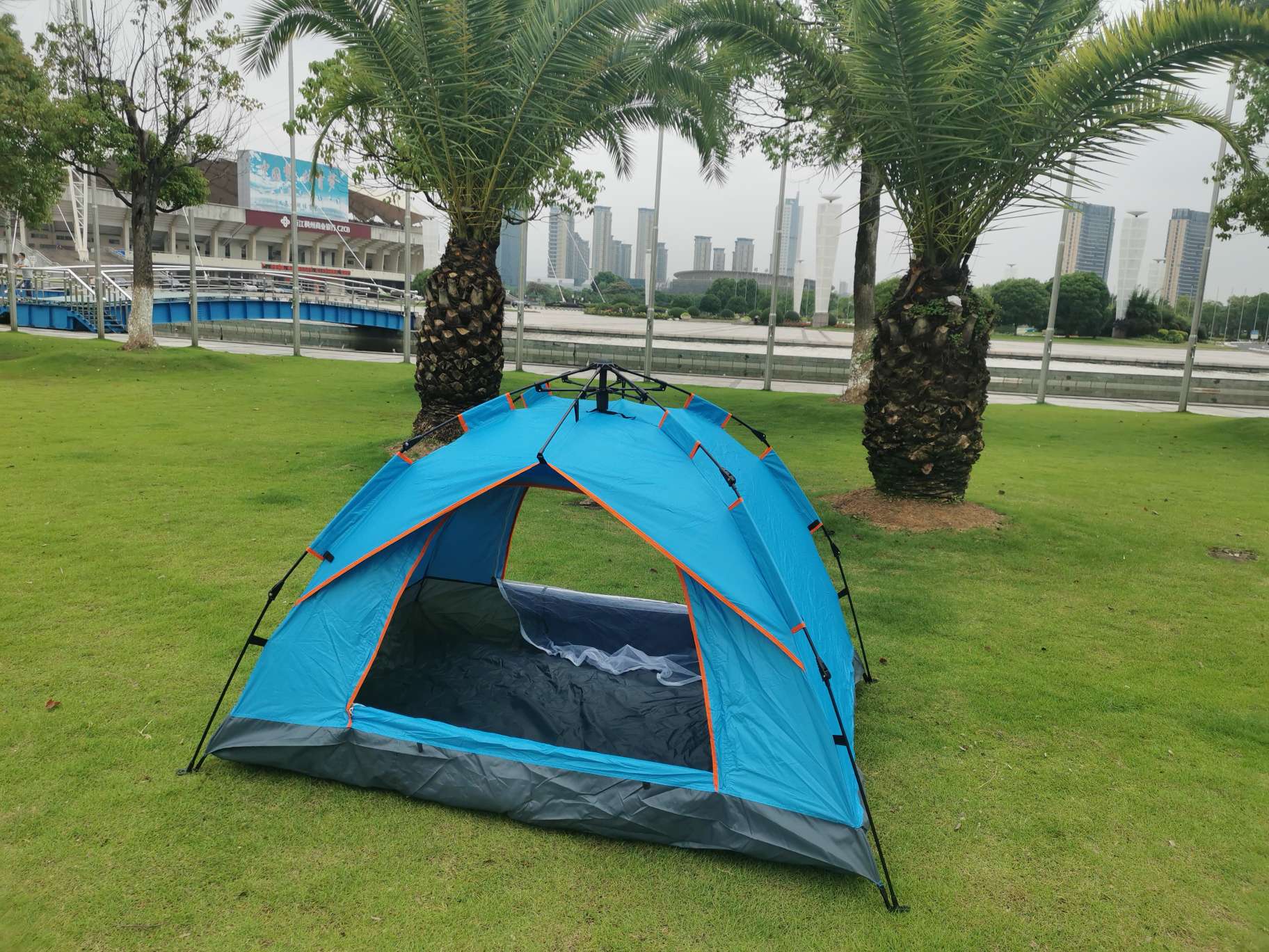 Factory direct sales of fully automatic compression outdoor tents, 3-4 person camping tents