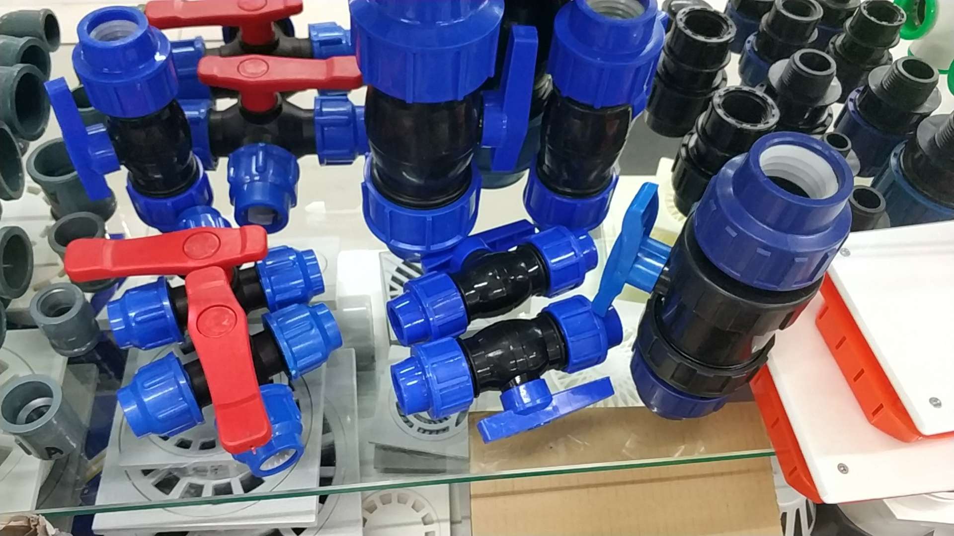 Válvula de bola de conexión rápida PP para uso doméstico e industrial Application Scenario