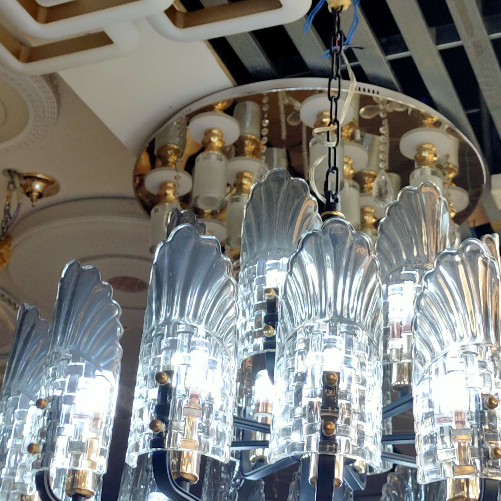 Nordic living room chandelier, simple and modern, dining room lamp, grand and light luxury, three-bedroom and two-living-room lighting package combination, bedroom lamp, crystal chandelier details Picture