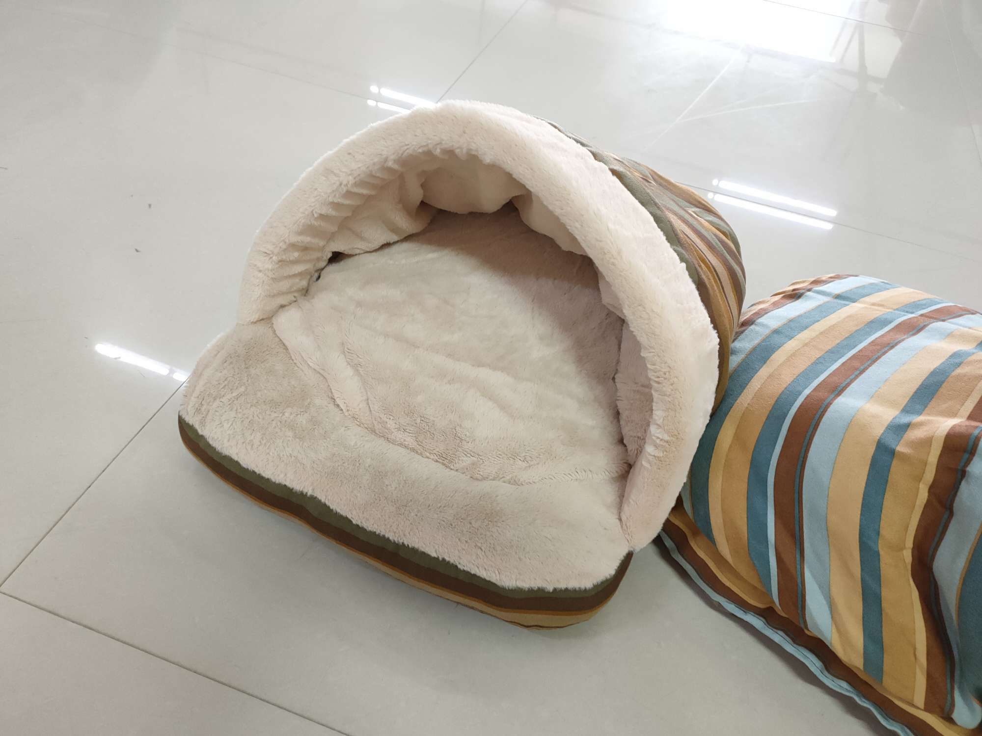 New type of slipper bed, small teddy Corgi pet bed, comfortable and warm pet mattress for cats and pets, factory direct sales undefined