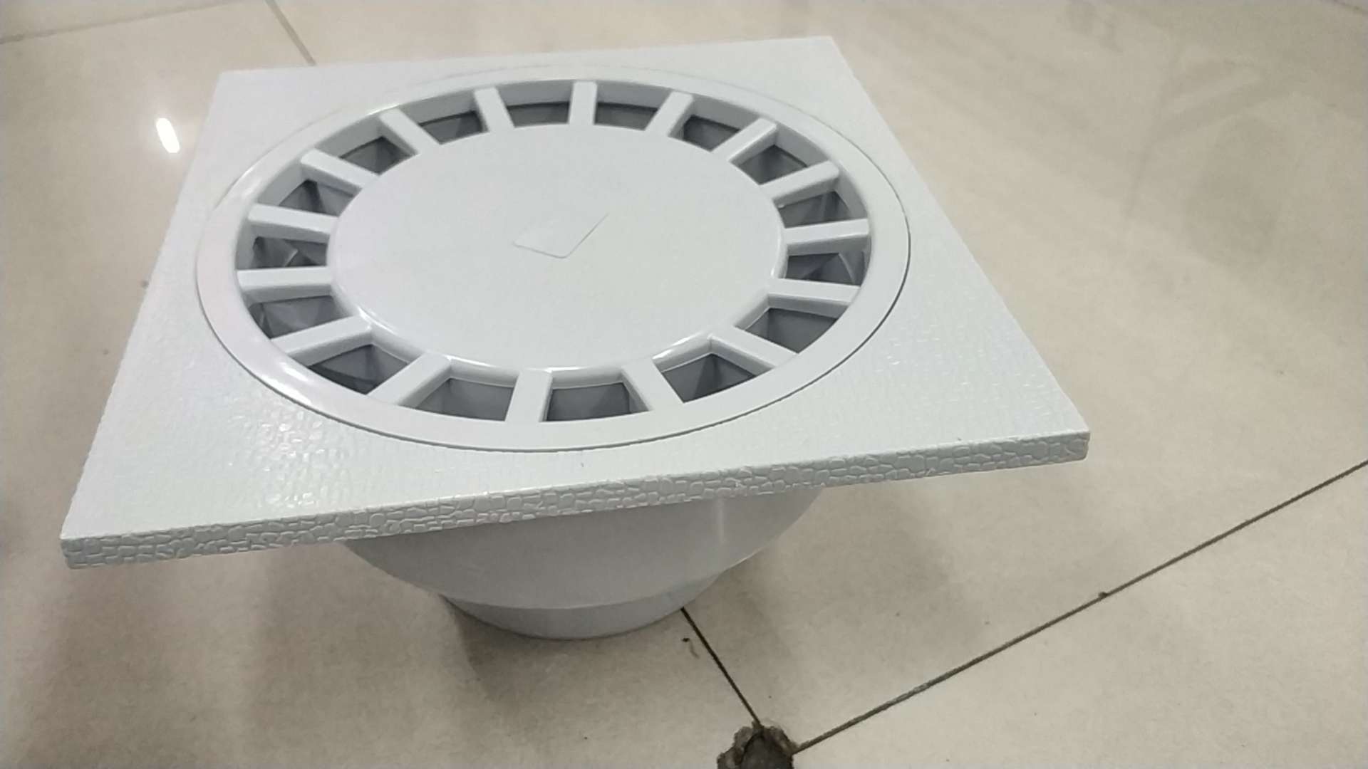 Household plastic floor drains, in various sizes and models Item Picture