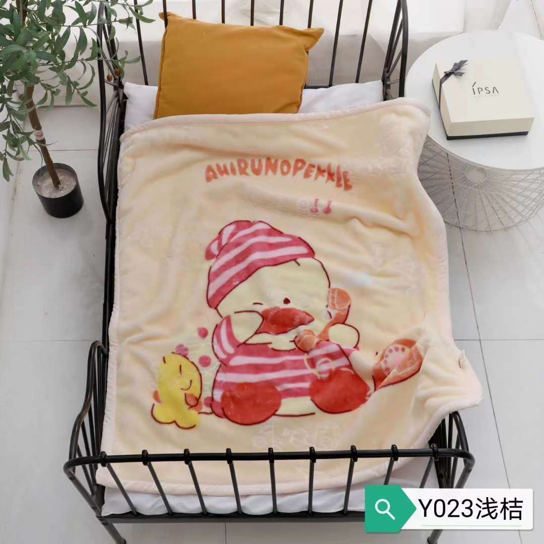 Bedding, embossed cloud blanket, edge cloud blanket, children's blanket, Raschel children's blanket Application Scenario
