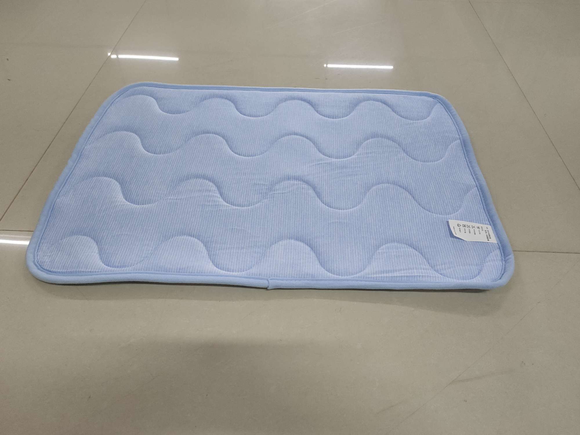 New cool and refreshing ice silk cat products, dog teddy, VIP, Corgi and other small and medium-sized dog and kitten pet blankets, factory direct sales details Picture