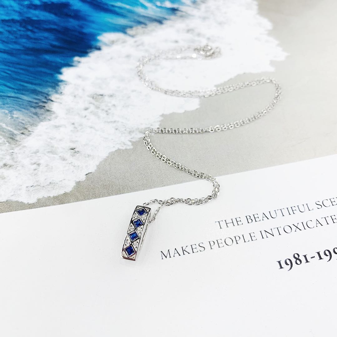 The a925 silver square diamond-shaped zircon micro-inlaid necklace does not fade and does not cause allergies undefined
