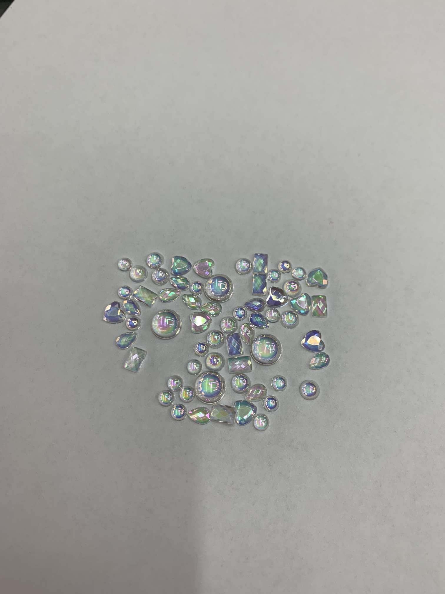 Taiwan acrylic diamond premium rough diamond AB colored diamond details Picture