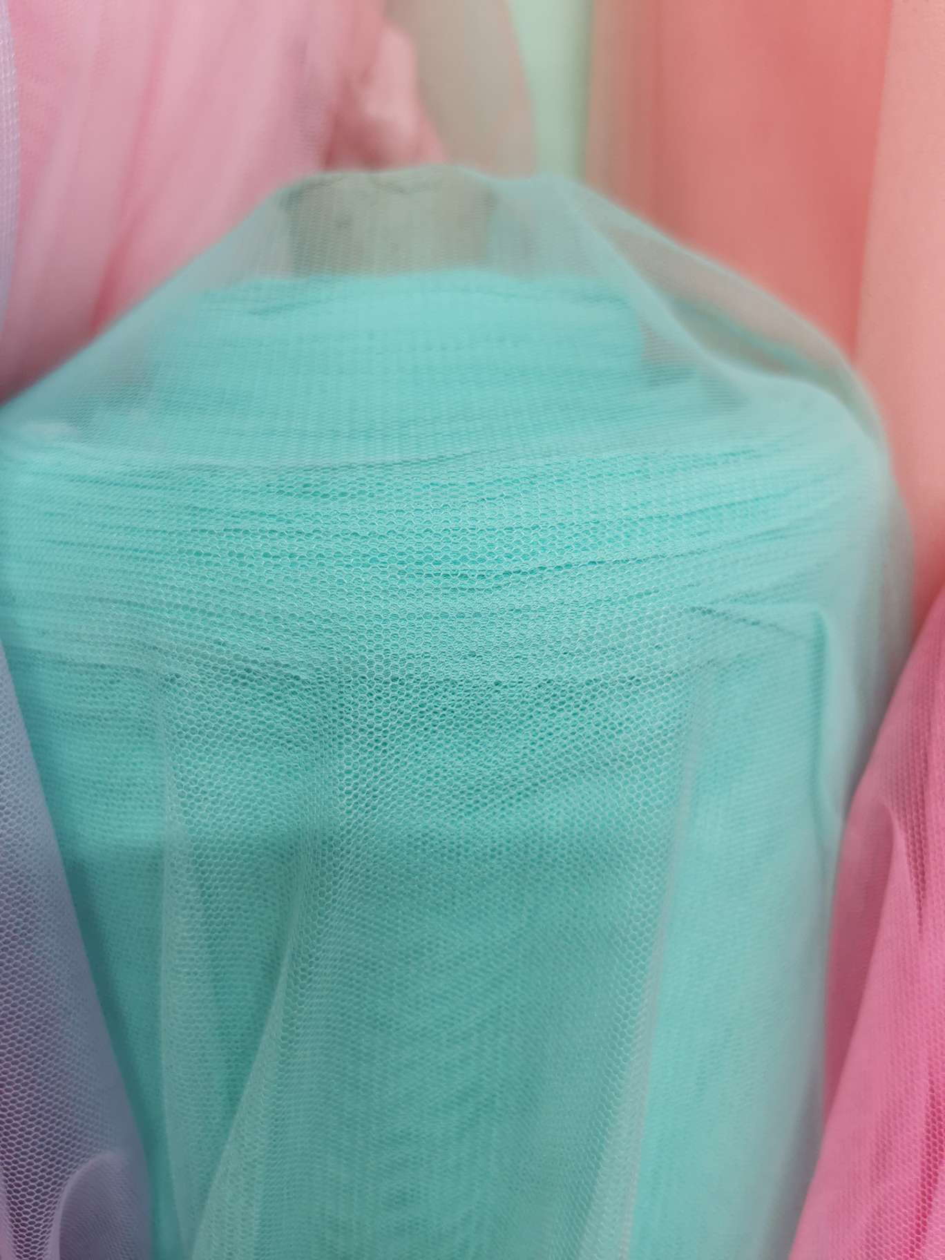 婚纱网纱公主裙头饰服装背景图片绿色