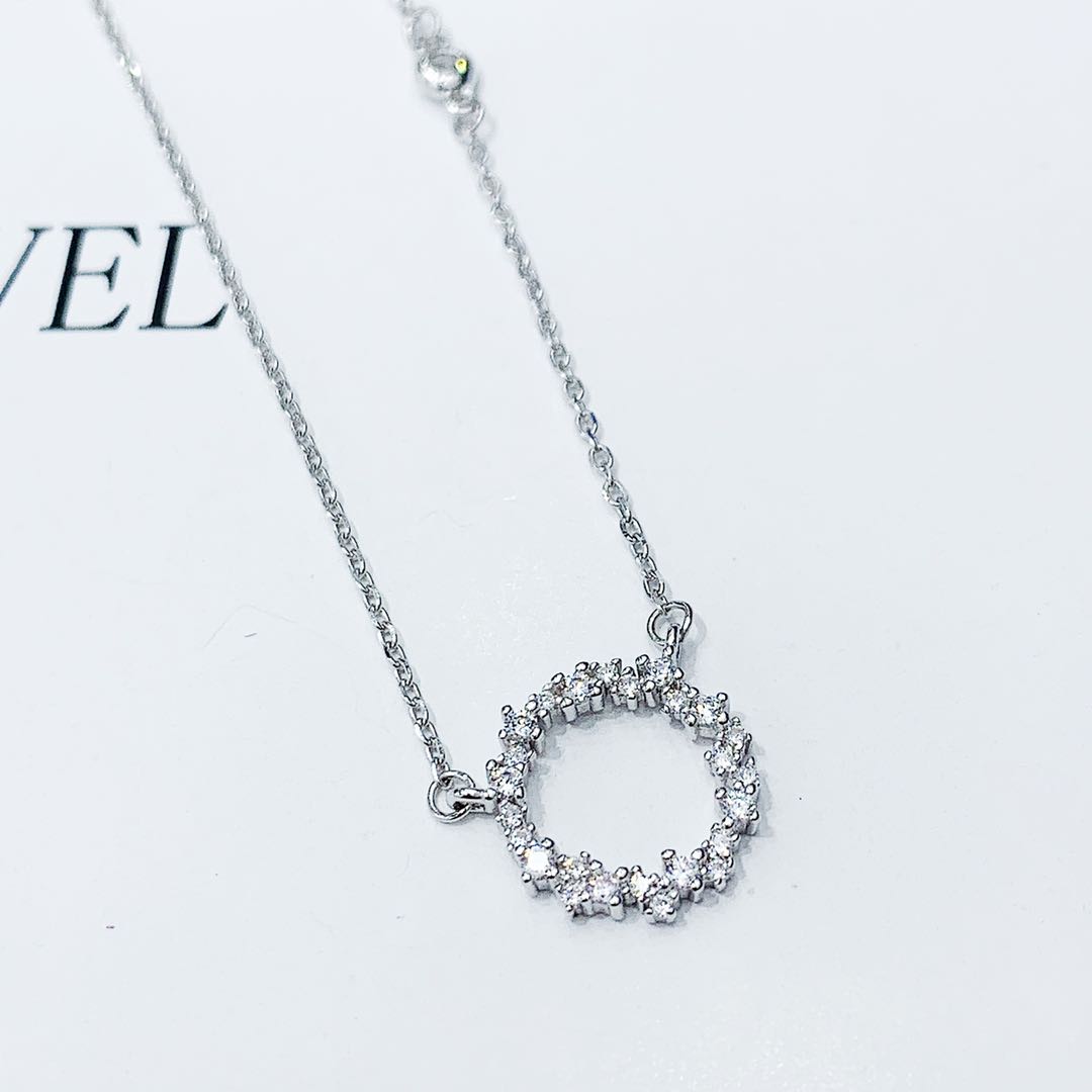 The s925 silver micro-inlaid diamond round microwave necklace does not fade and does not cause allergies Item Picture