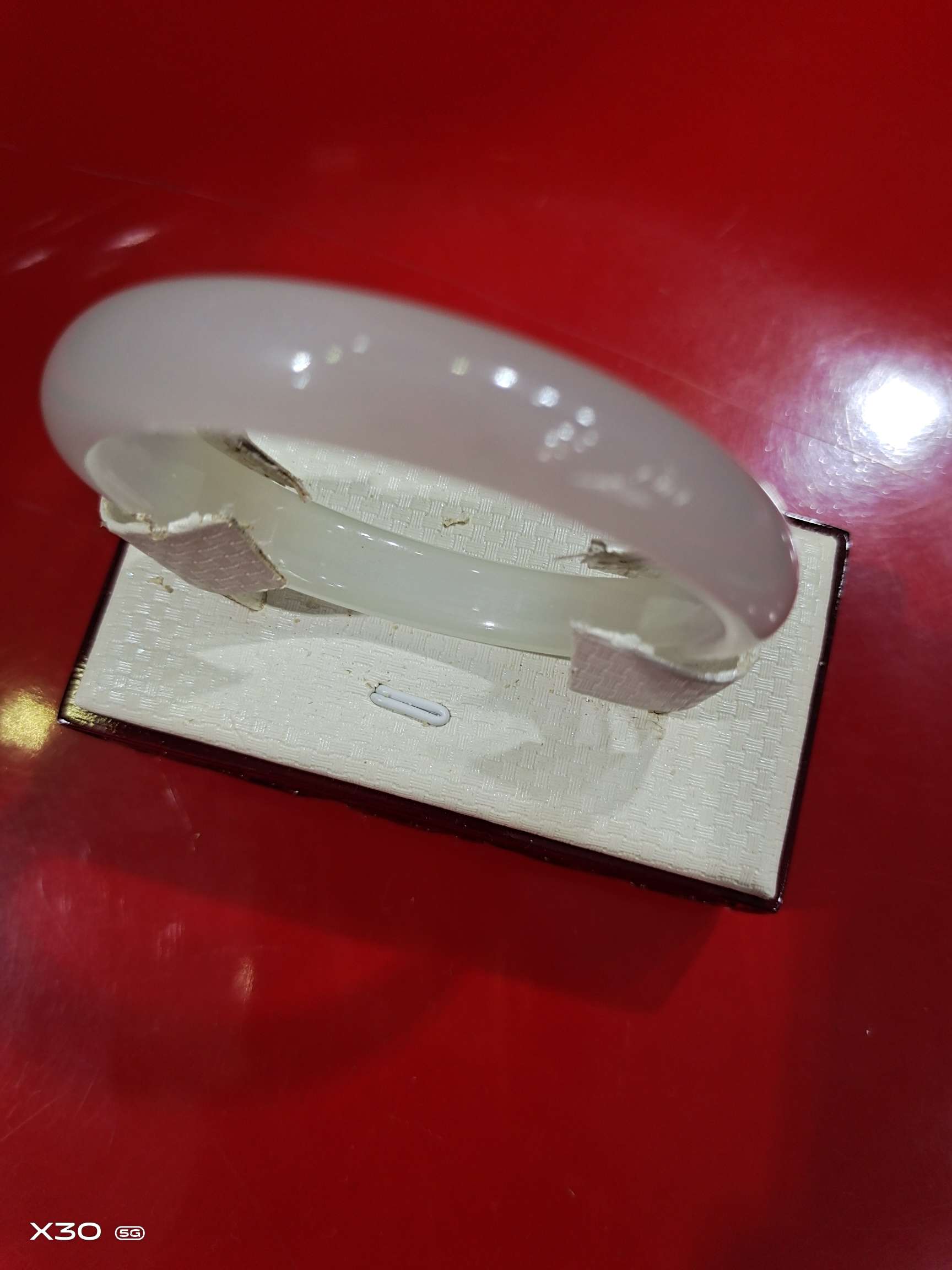 和田白玉手镯产品图
