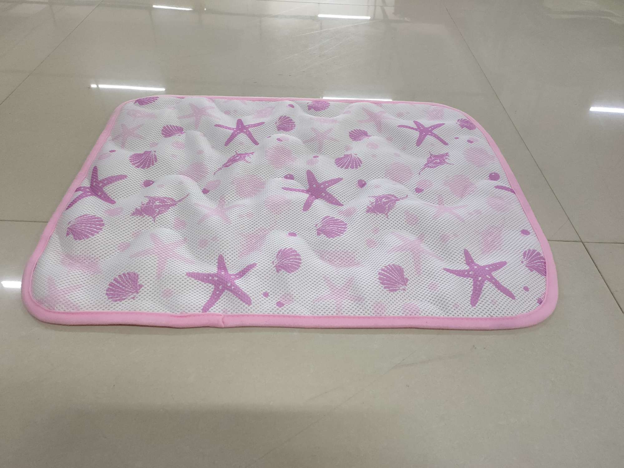 New cool and refreshing ice silk cat products, dog teddy, VIP, Corgi and other small and medium-sized dog and kitten pet blankets, factory direct sales Application Scenario